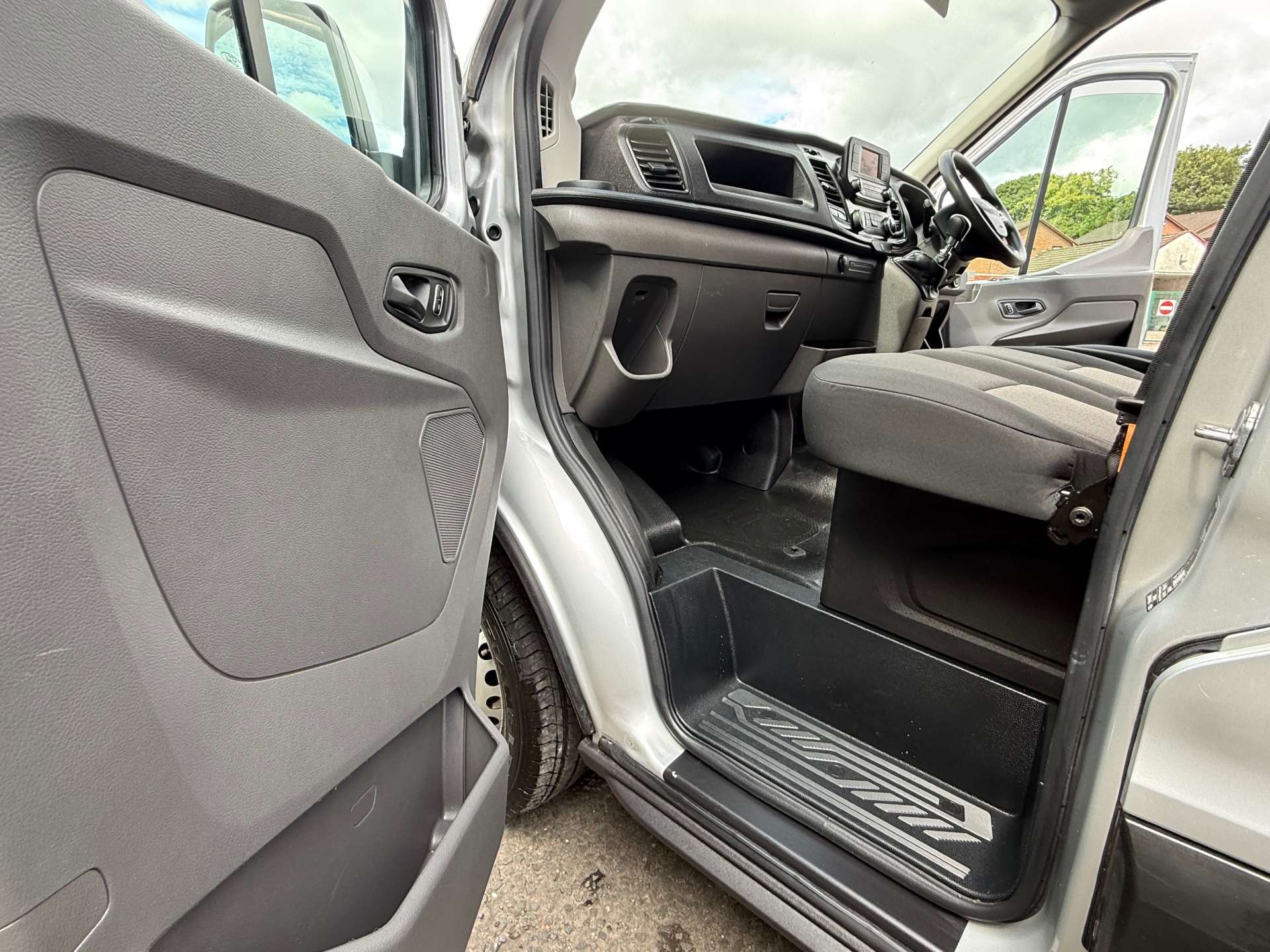 FORD TRANSIT 350 L2H2 2.0 Diesel Hybrid (MWB) #16