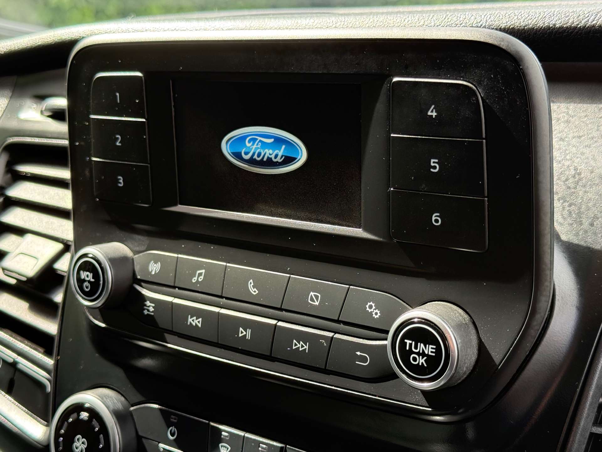 FORD TRANSIT 350 L2H2 2.0 Diesel Hybrid (MWB) #17