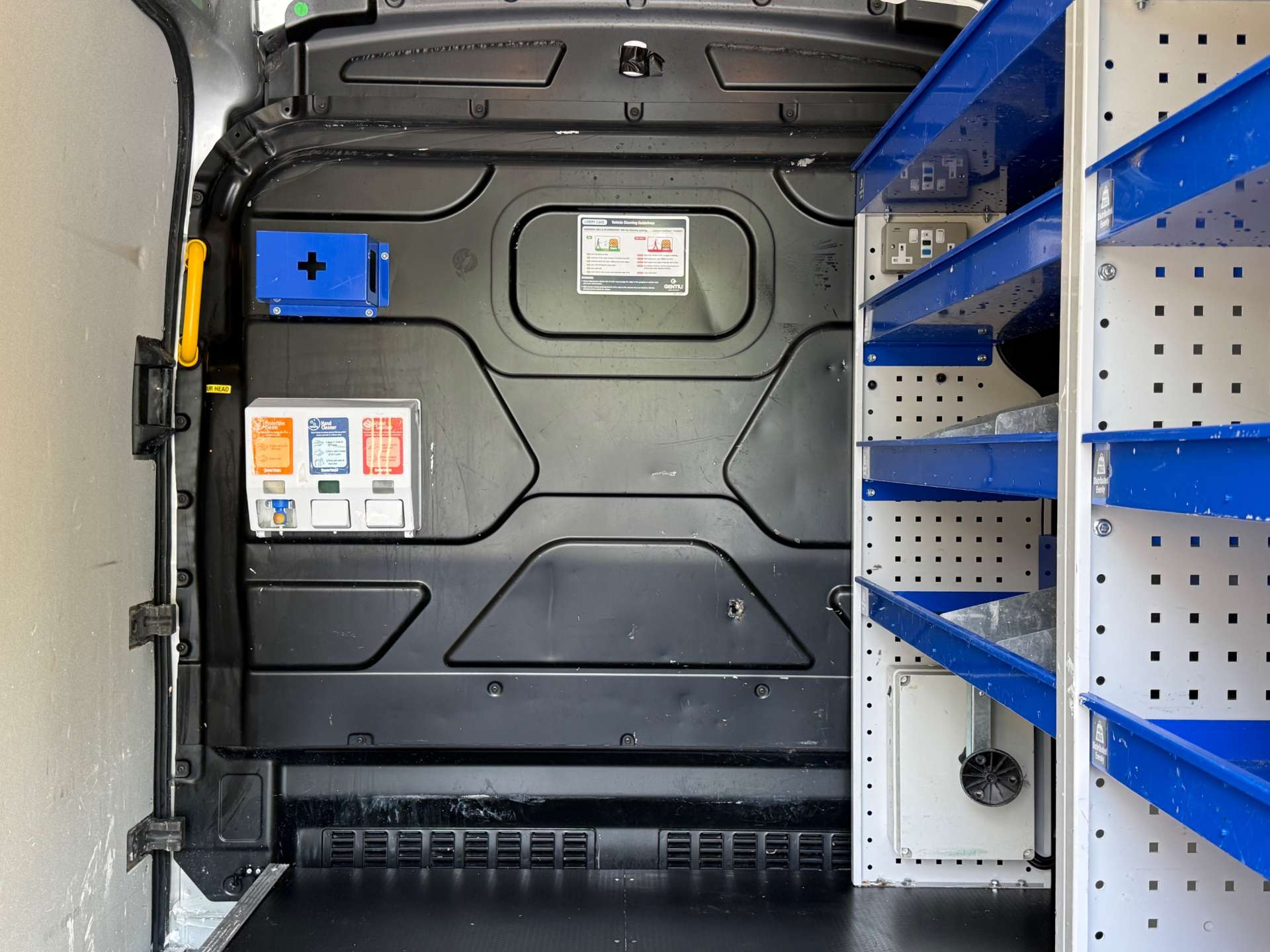 FORD TRANSIT 350 L2H2 2.0 Diesel Hybrid (MWB) #18
