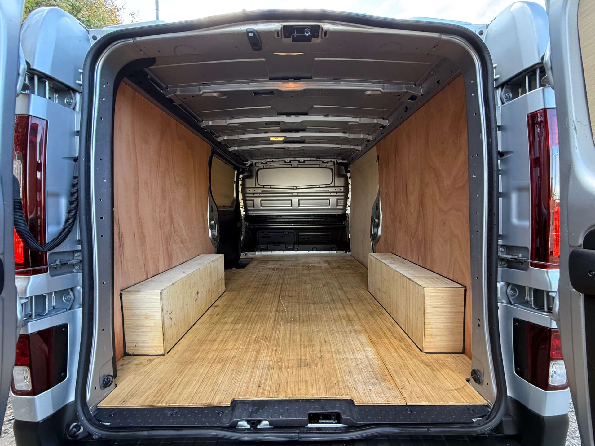 RENAULT TRAFIC LL30 Sport Blue 2.0 DCI #18