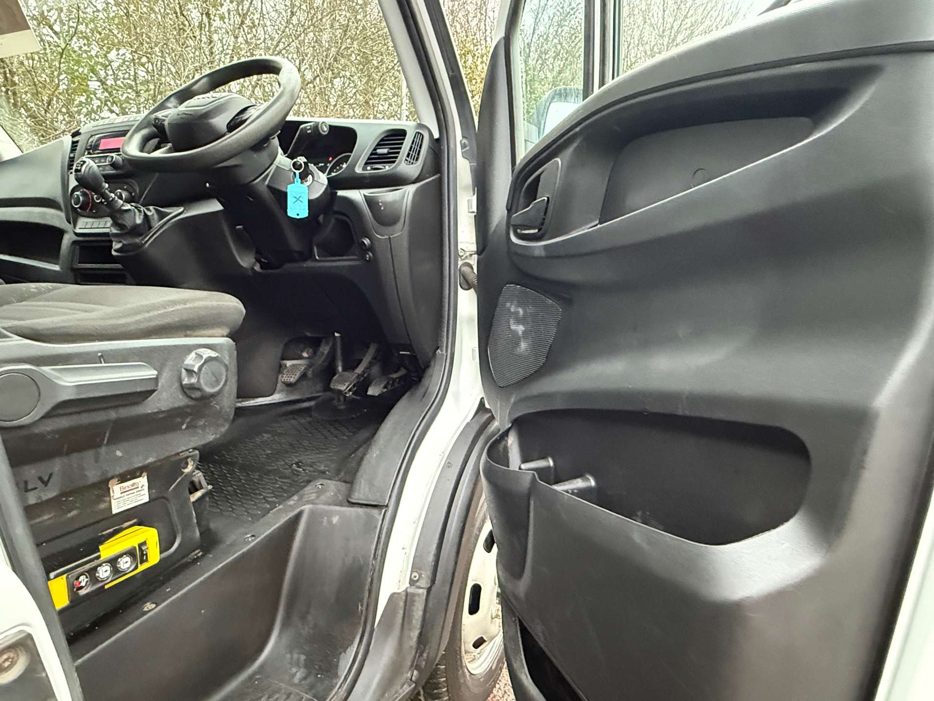 IVECO DAILY 2.3 35C14B Tipper TRW Single Cab #5