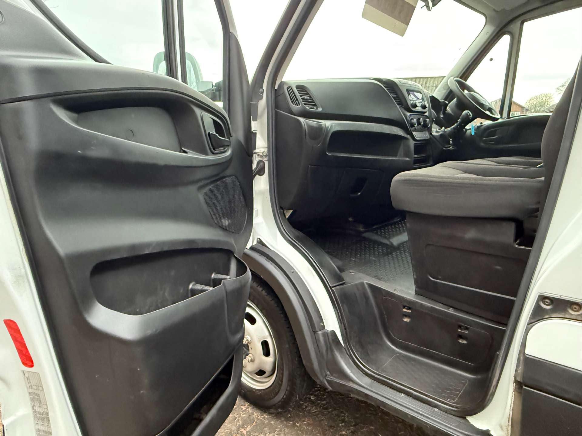 IVECO DAILY 2.3 35C14B Tipper TRW Single Cab #6