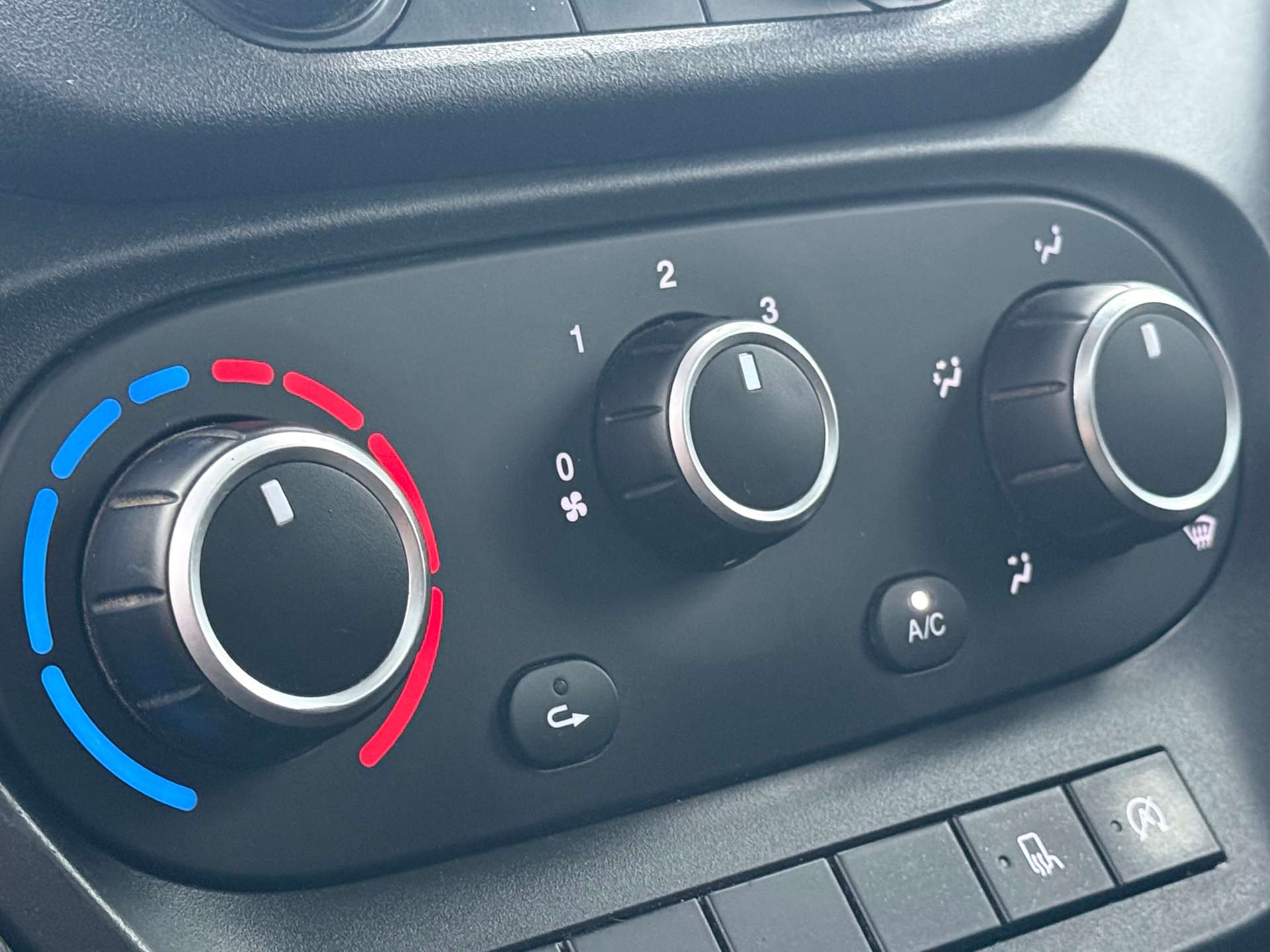 IVECO DAILY 2.3 35C14B Tipper TRW Single Cab #10