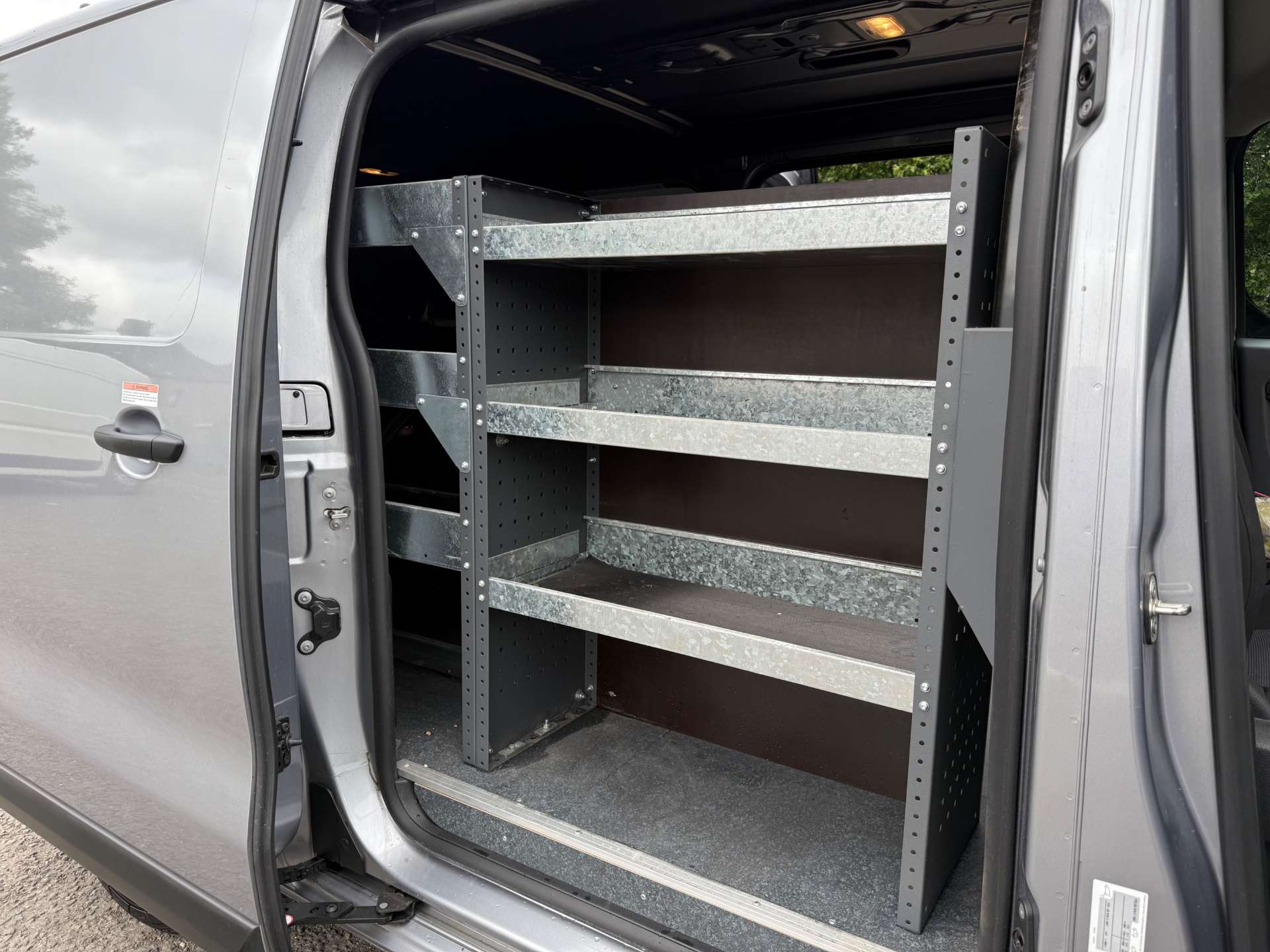 VAUXHALL VIVARO F2700 Dynamic L1 with BOTT racking #13