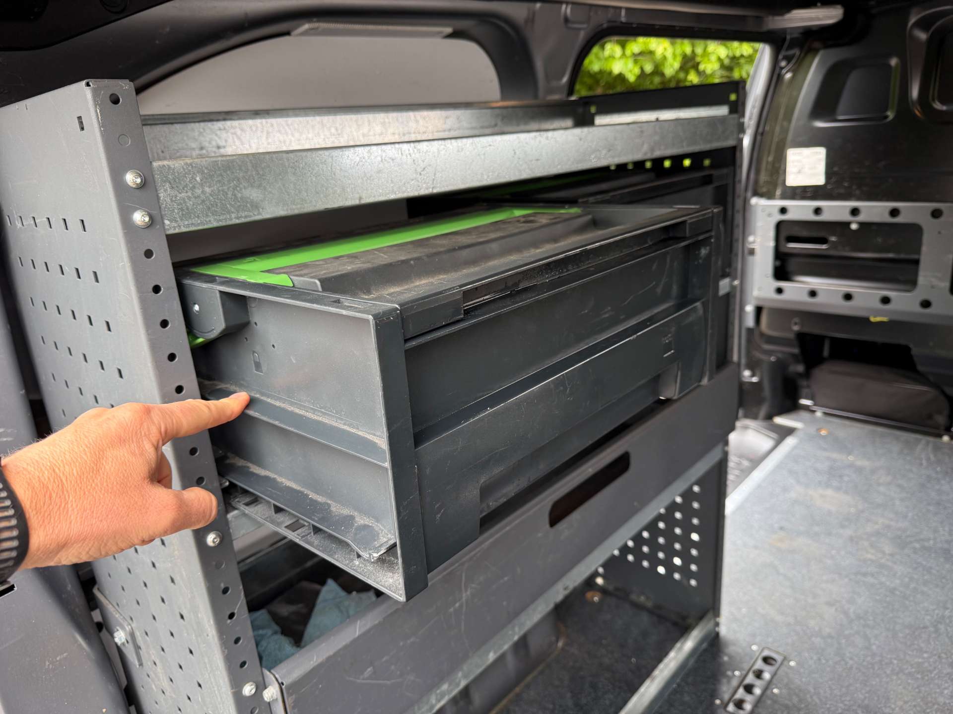 VAUXHALL VIVARO F2700 Dynamic L1 with BOTT racking #16
