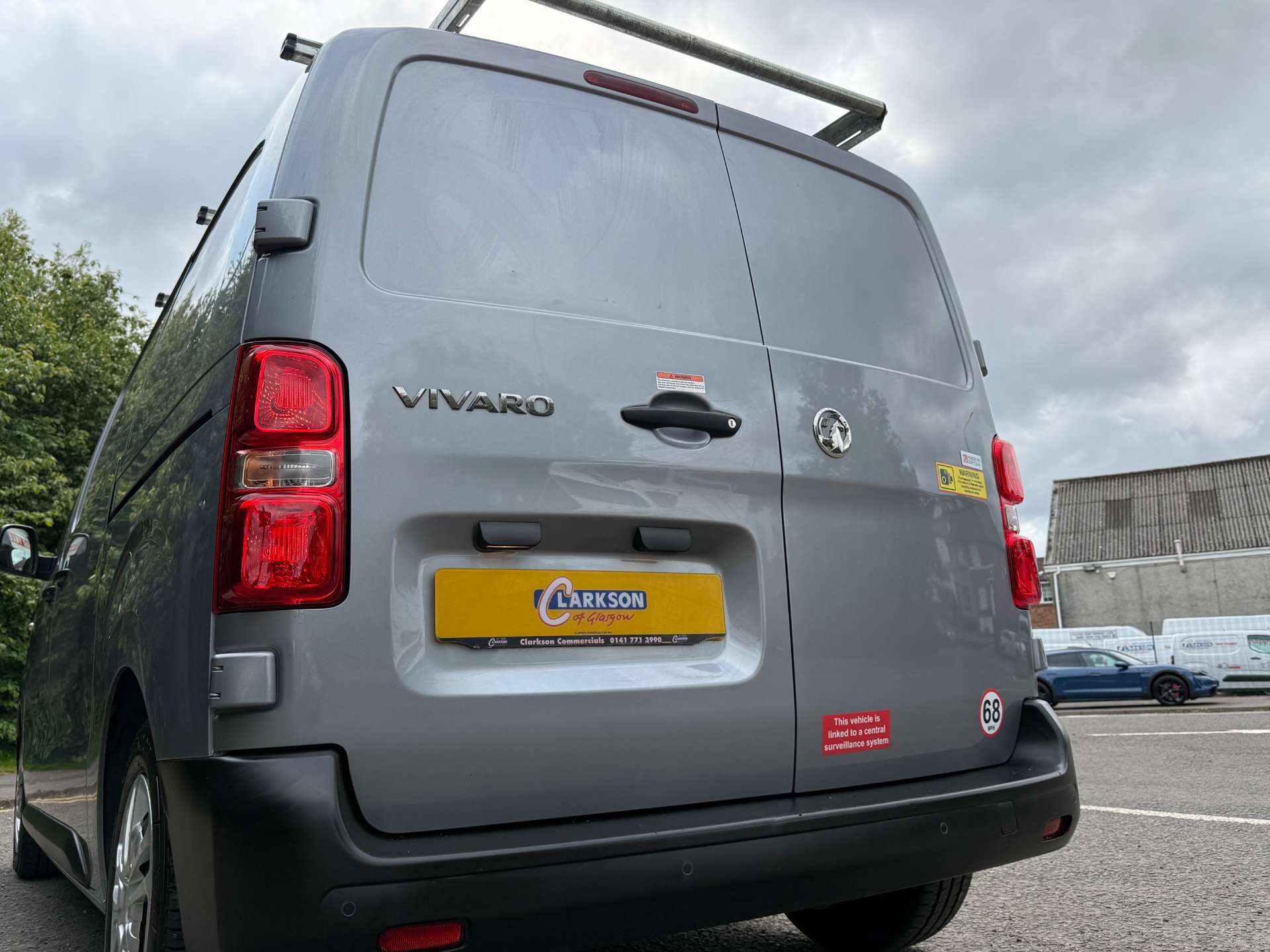 VAUXHALL VIVARO F2700 Dynamic L1 with BOTT racking #17