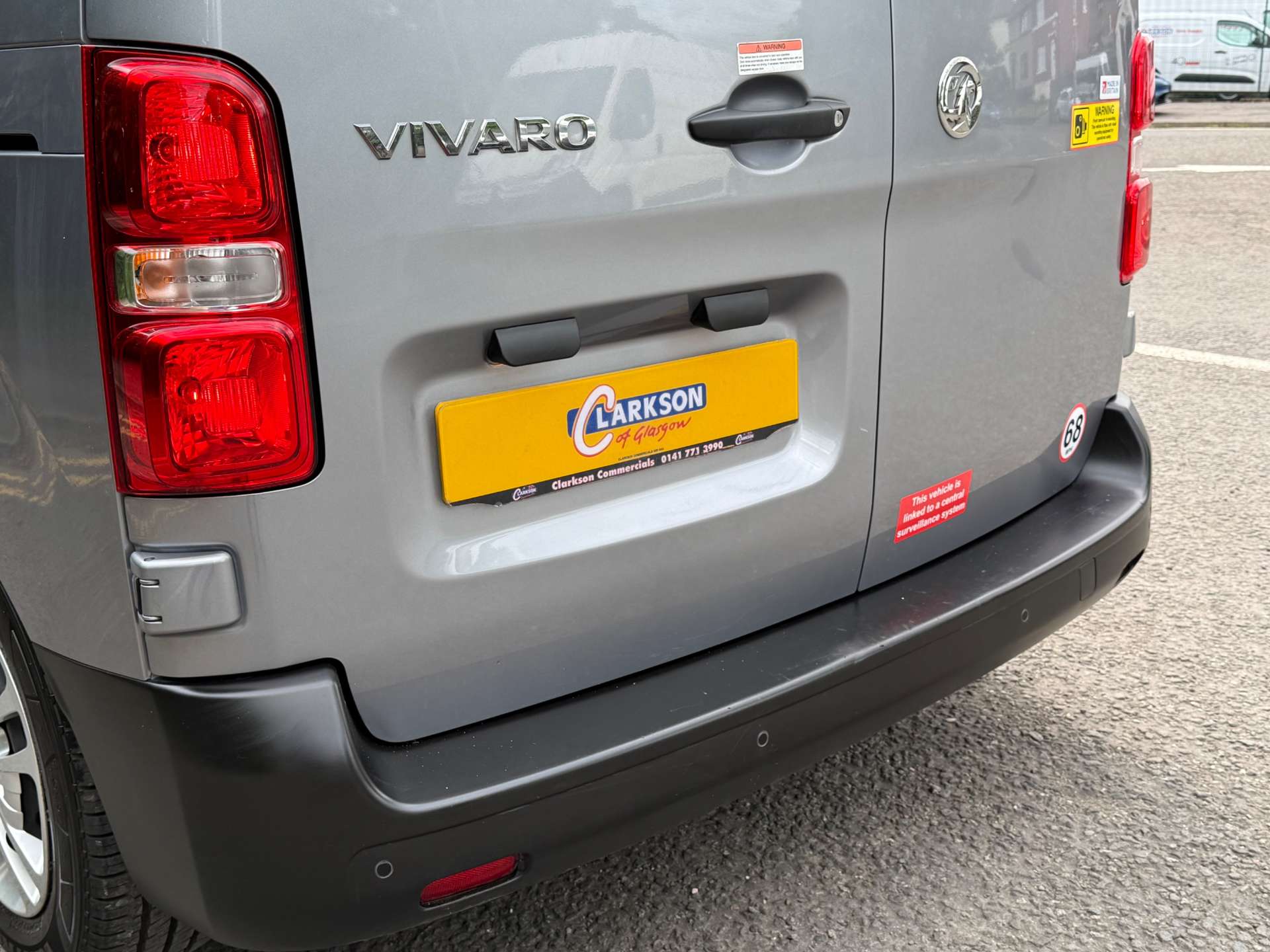 VAUXHALL VIVARO F2700 Dynamic L1 with BOTT racking #20