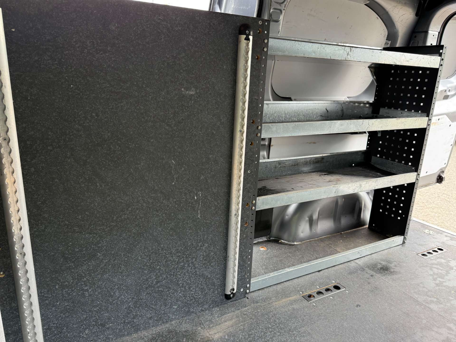 VAUXHALL VIVARO F2700 Dynamic L1 with BOTT racking #25