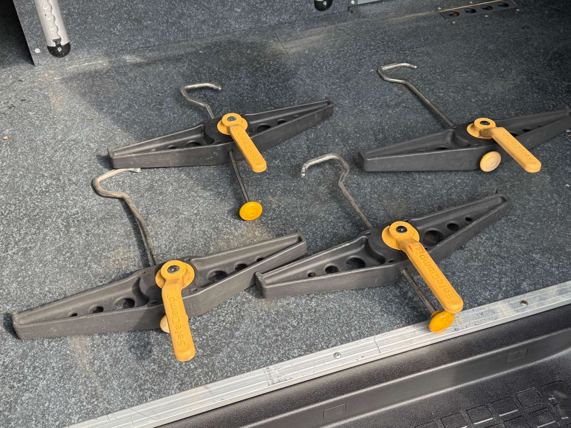 VAUXHALL VIVARO F2700 Dynamic L1 with BOTT racking #26