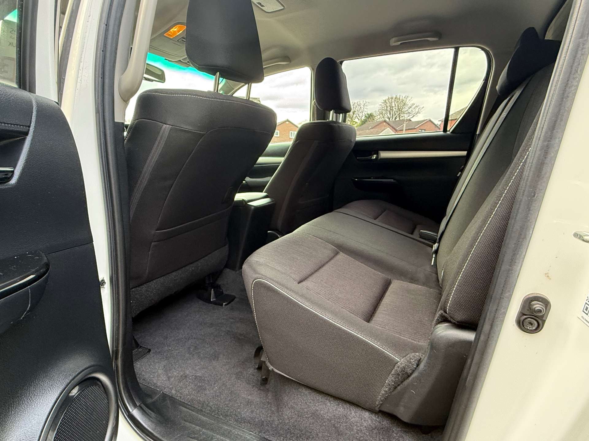 TOYOTA HILUX Hilux Invincible D-4D 4WD Double Cab Auto 4x4 5 door #6