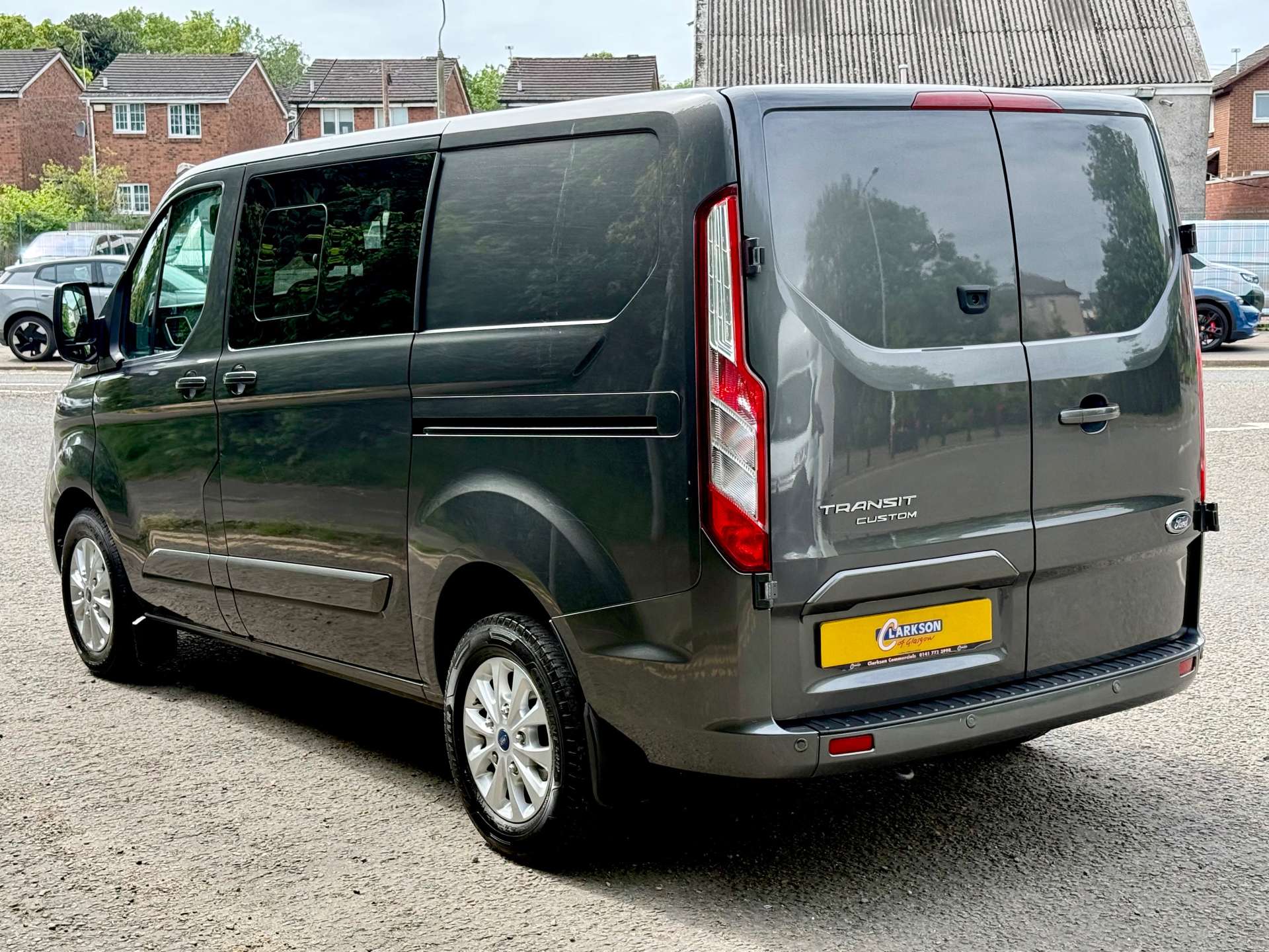 FORD TRANSIT CUSTOM 320 Limited 170ps DCIV 6 Seat Crewvan Auto #2