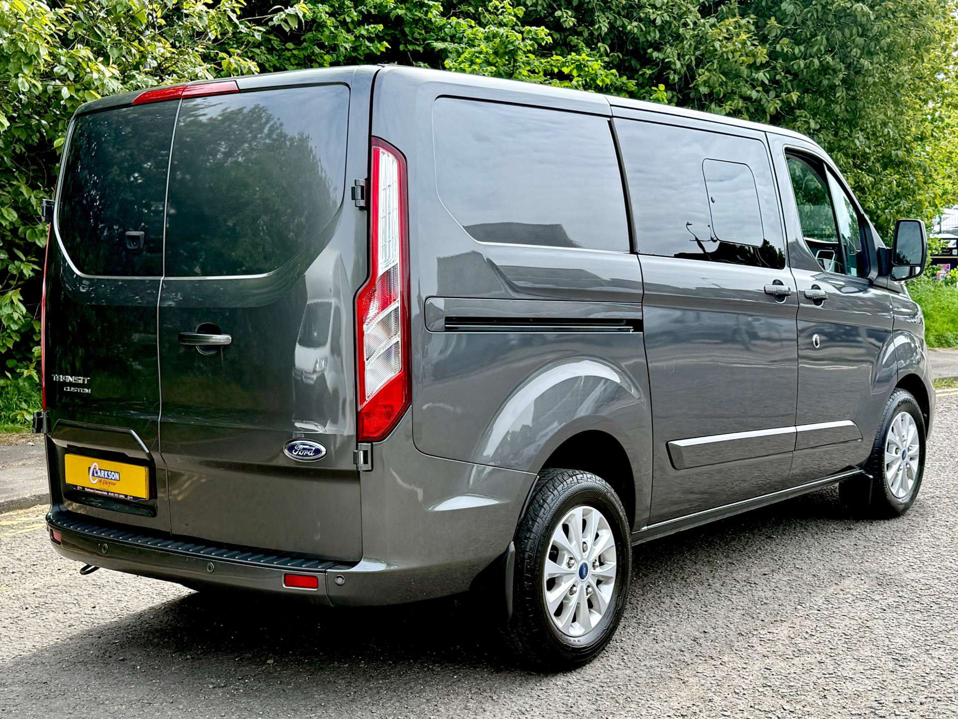 FORD TRANSIT CUSTOM 320 Limited 170ps DCIV 6 Seat Crewvan Auto #3