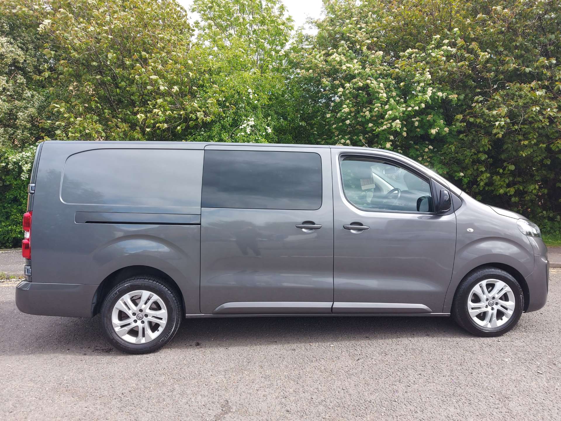 VAUXHALL VIVARO Elite F3100 L2 (6 seat crewvan) #2