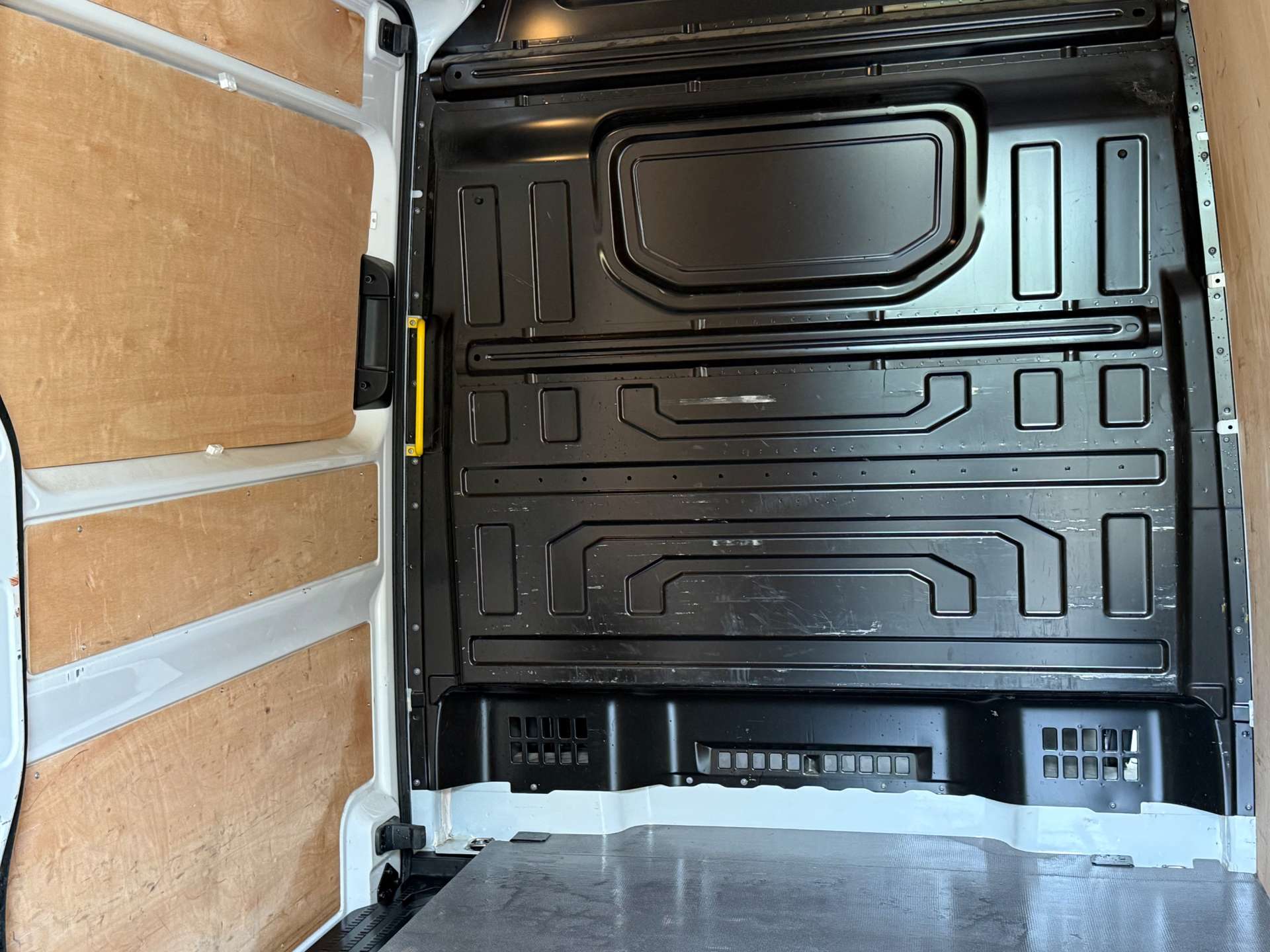 VOLKSWAGEN CRAFTER CR35 Trendline MWB 2.0 TDI 140ps #11