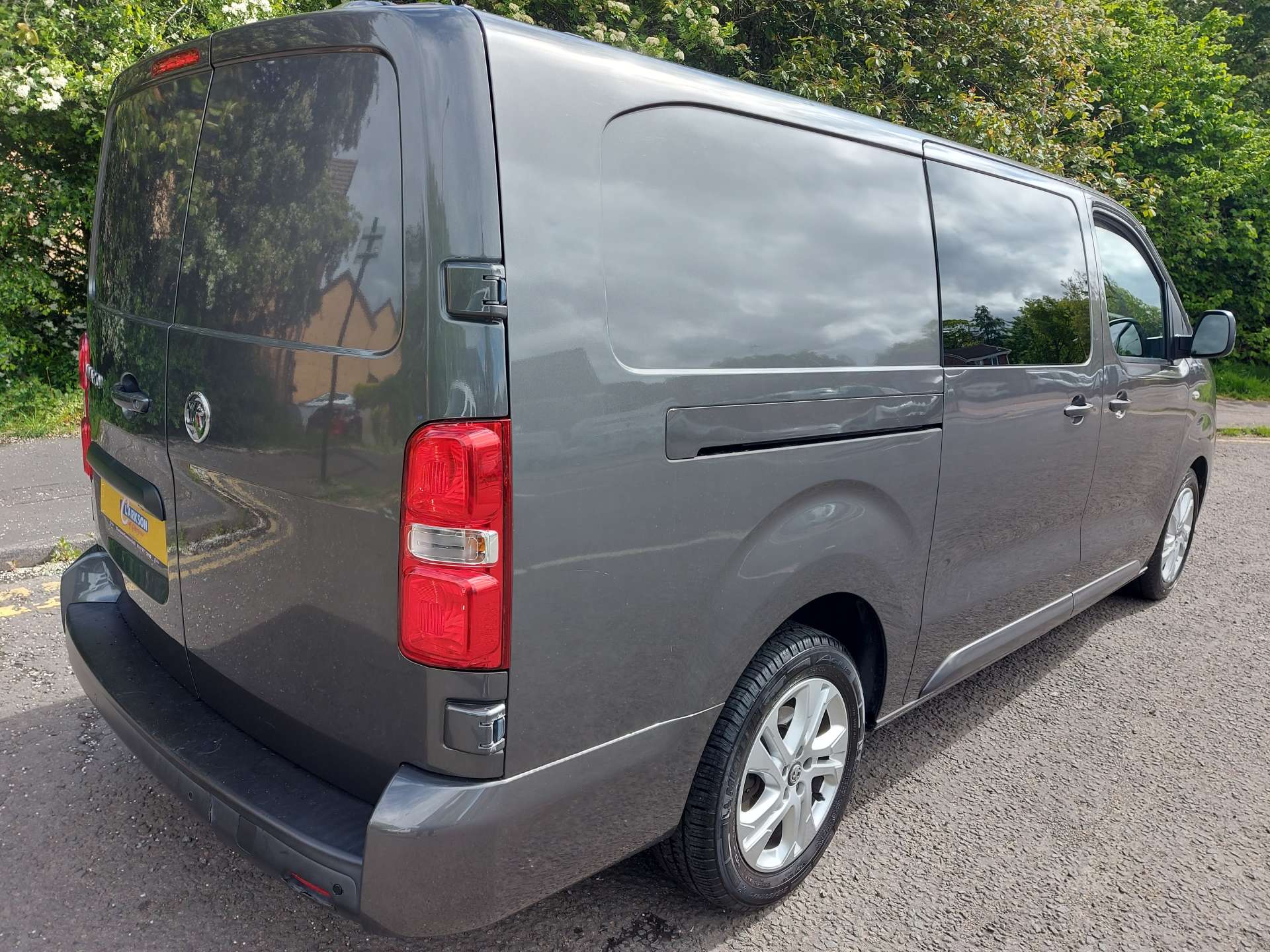 VAUXHALL VIVARO Elite F3100 L2 (6 seat crewvan) #6