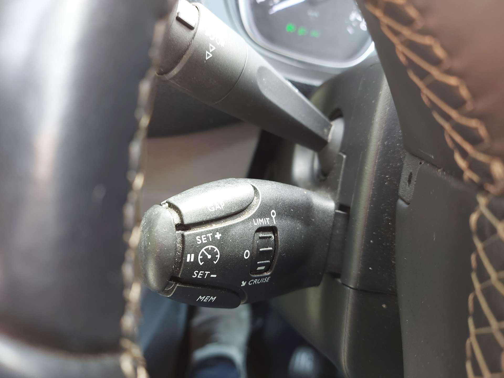 VAUXHALL VIVARO Elite F3100 L2 (6 seat crewvan) #19