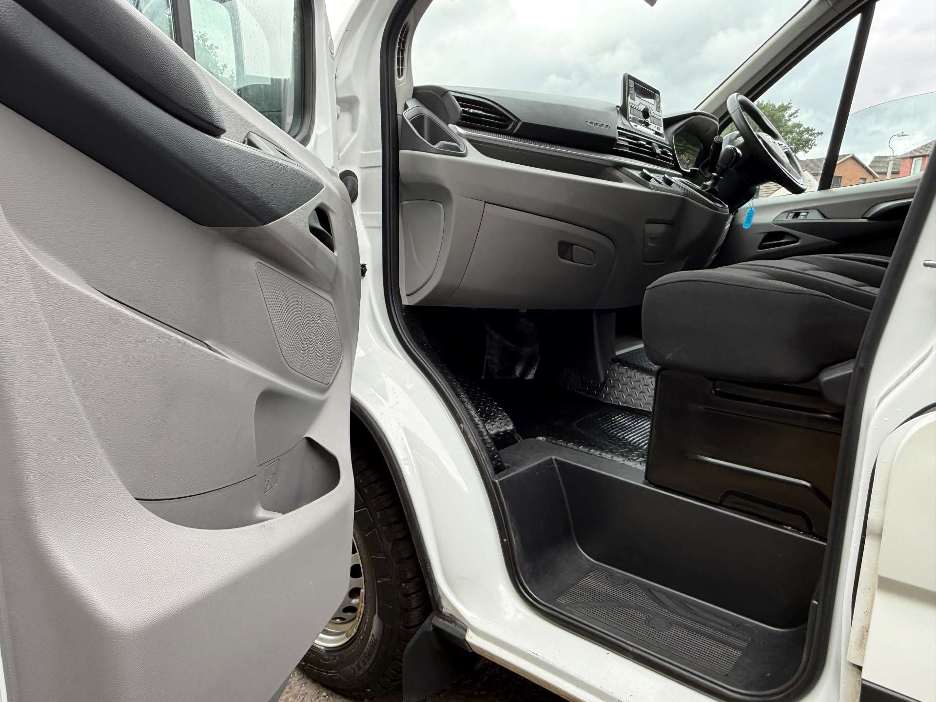 MAXUS DELIVER 9 L3H2 (LWB) Choice #6