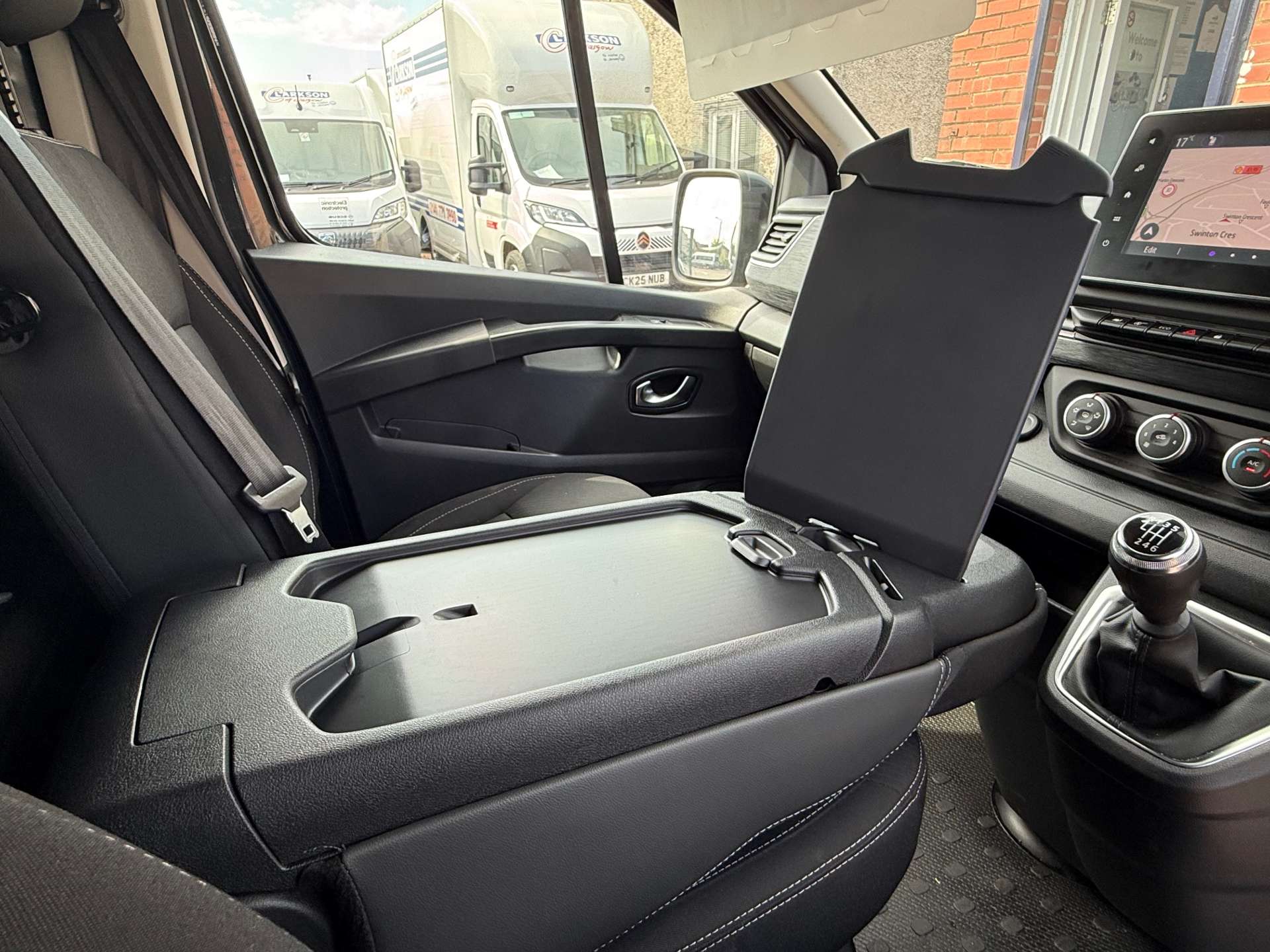 RENAULT TRAFIC 2.0 LL30 Sport Blue DCi (L2) 130ps #13