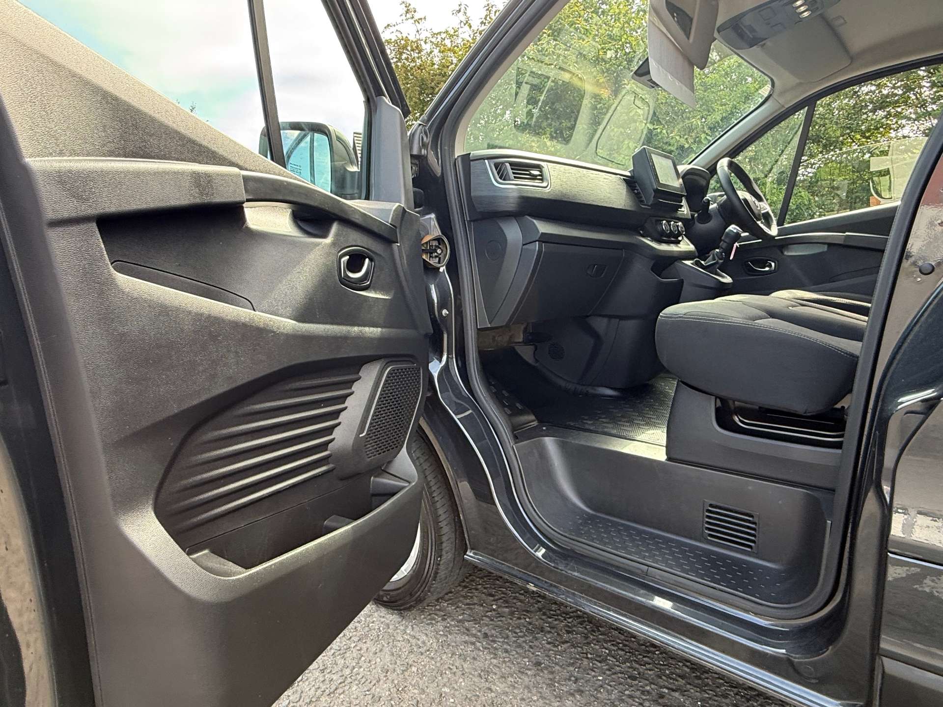 RENAULT TRAFIC 2.0 LL30 Sport Blue DCi (L2) 130ps #14