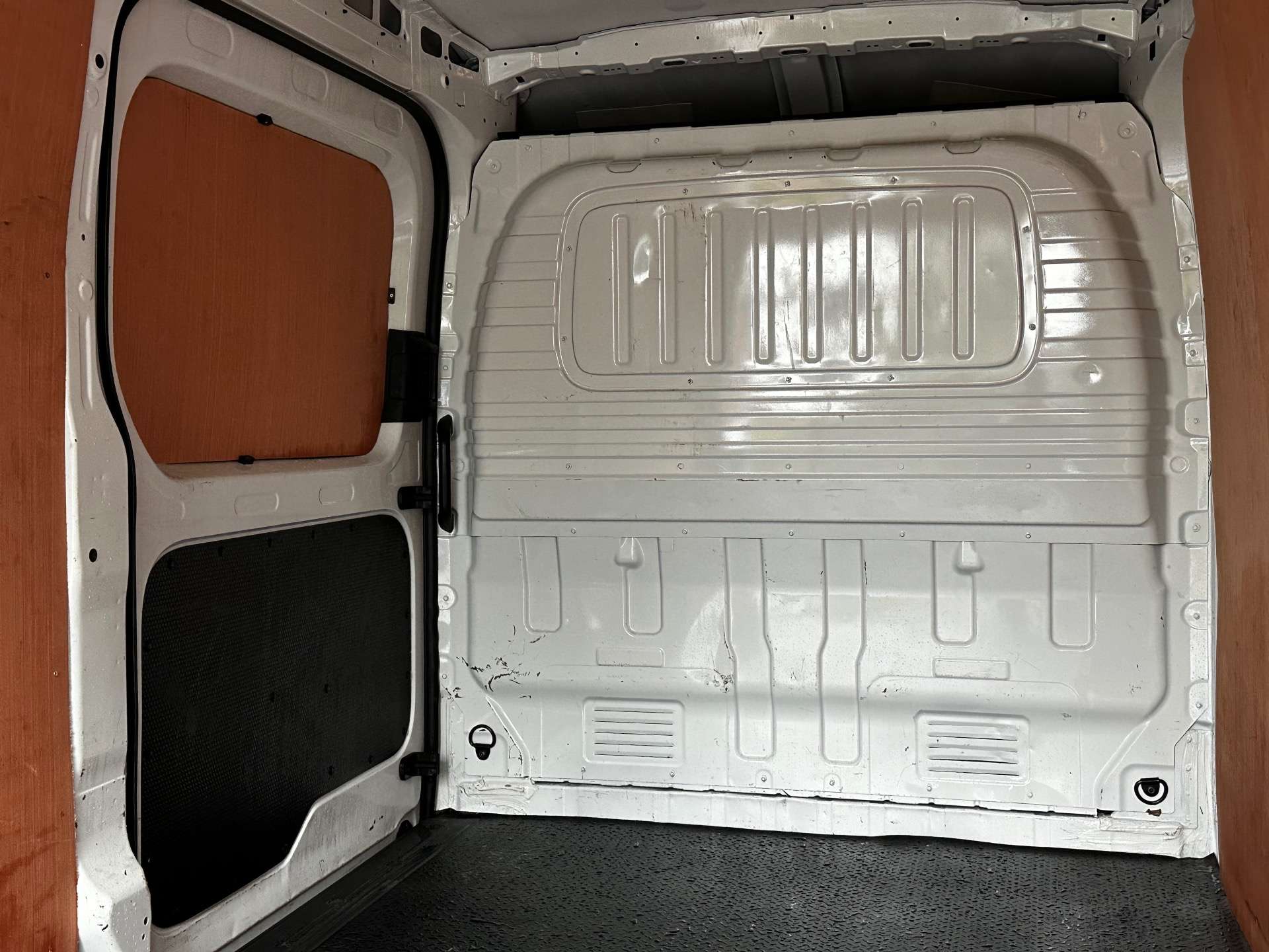 MAXUS DELIVER 9 2.0 LWB (L3H2) Choice #13