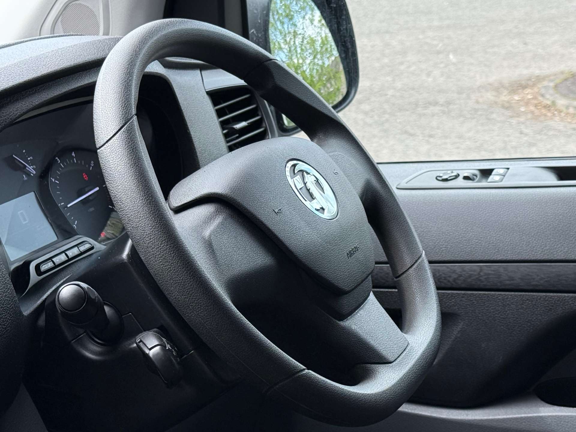 VAUXHALL VIVARO F2900 Dynamic L2 #12
