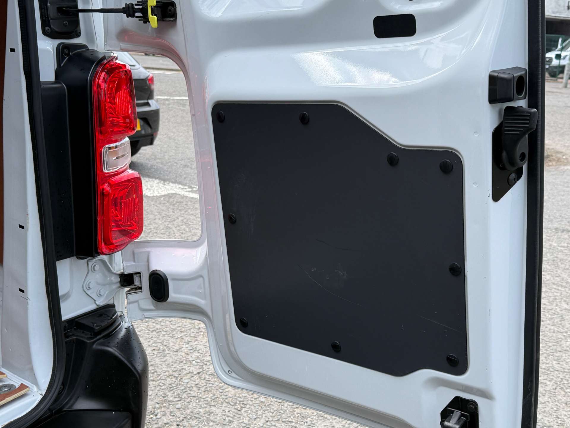 VAUXHALL VIVARO F2900 Dynamic L2 #13