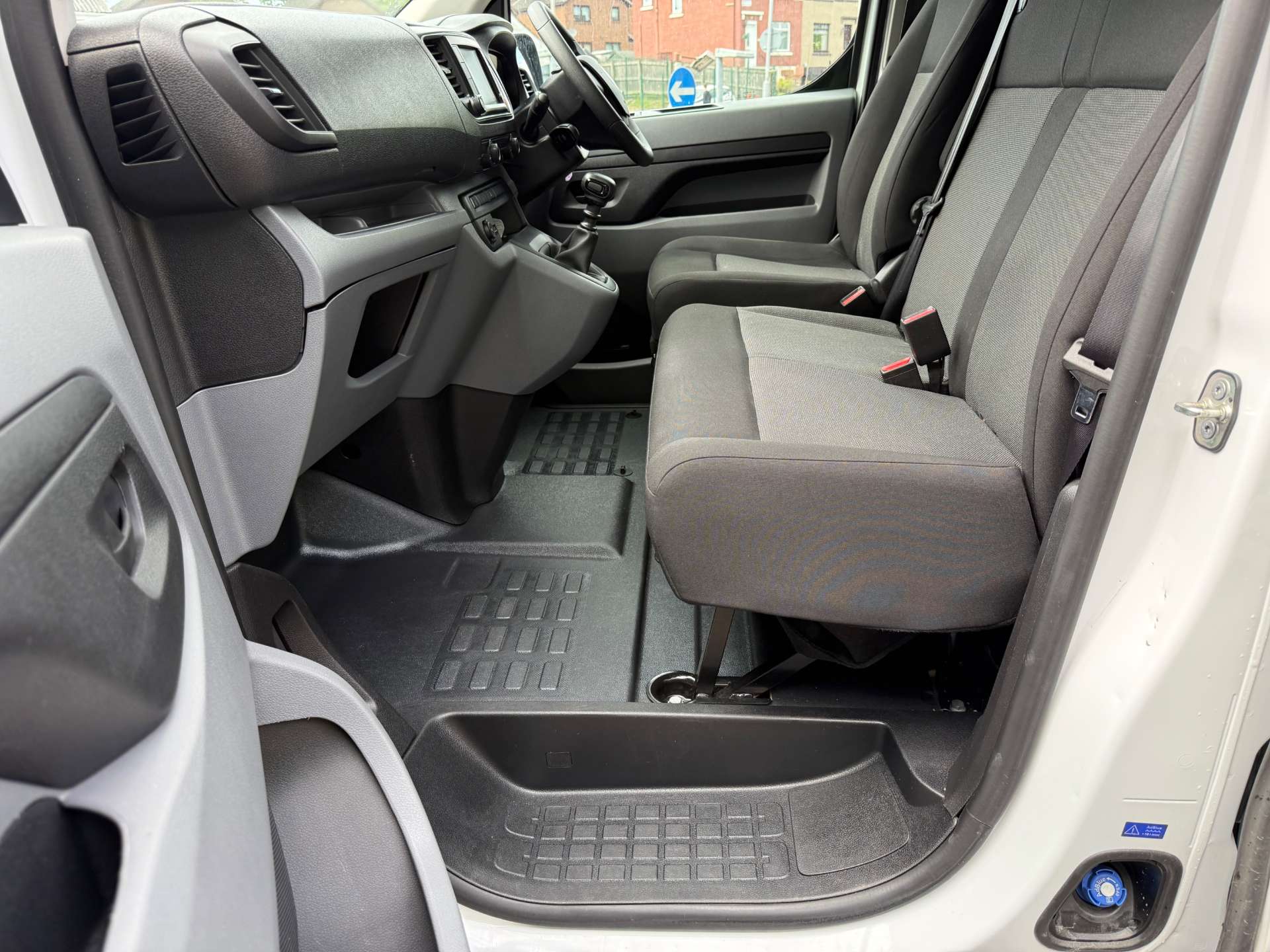 VAUXHALL VIVARO F2900 Dynamic L2 #17