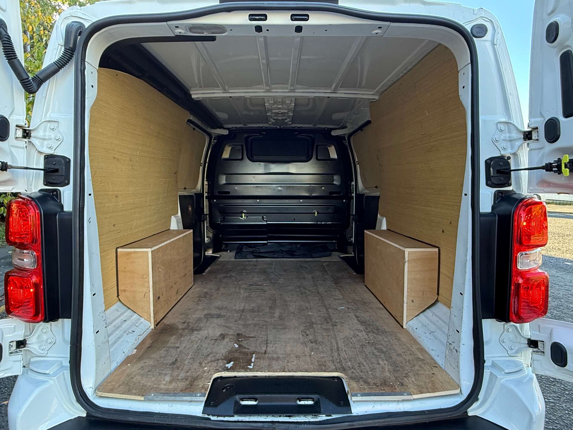 VAUXHALL VIVARO F2900 SPORTIVE L2 #11