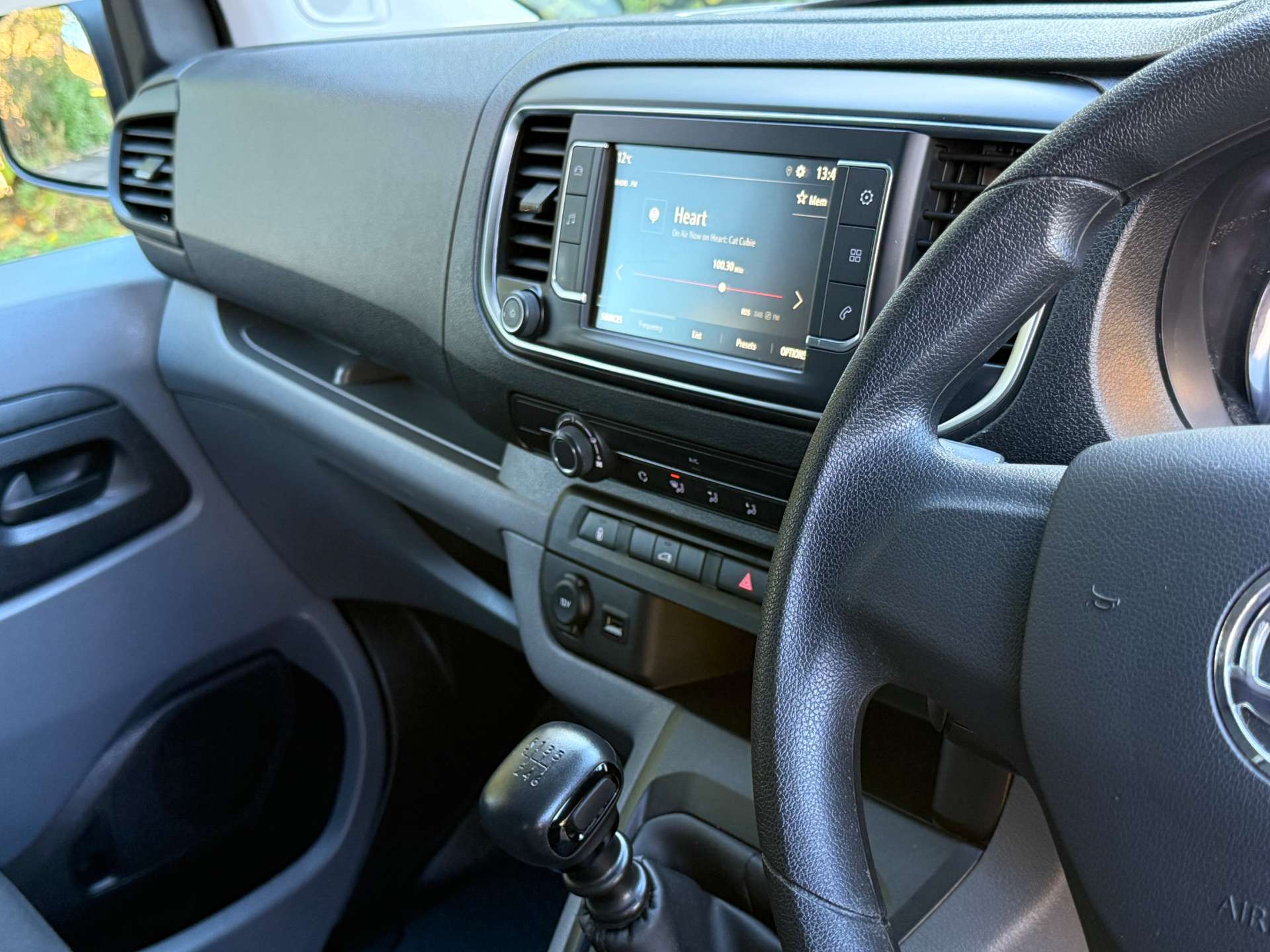 VAUXHALL VIVARO F2900 SPORTIVE L2 #16