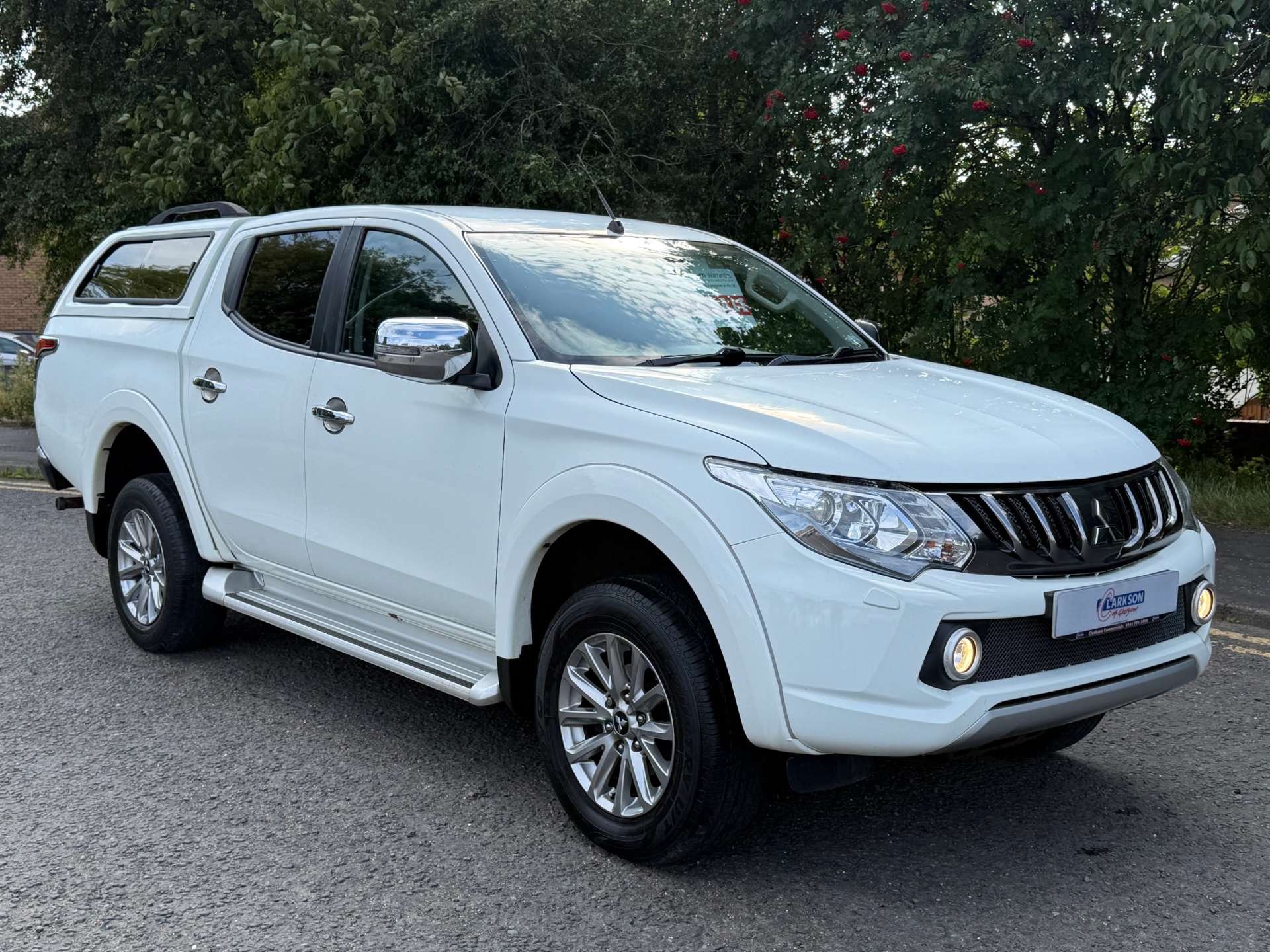 MITSUBISHI L200 2.4 Barbarian DI-D Auto 4WD #0