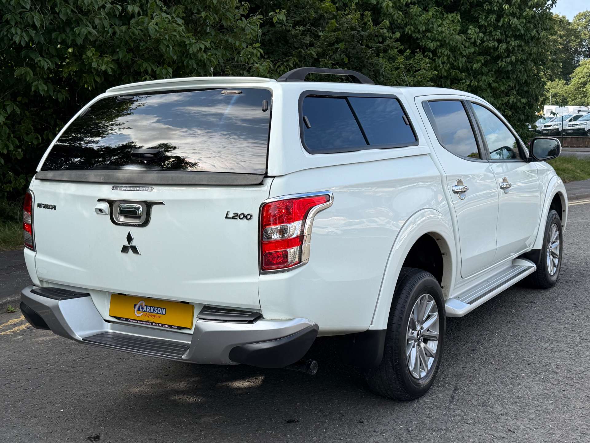 MITSUBISHI L200 2.4 Barbarian DI-D Auto 4WD #2