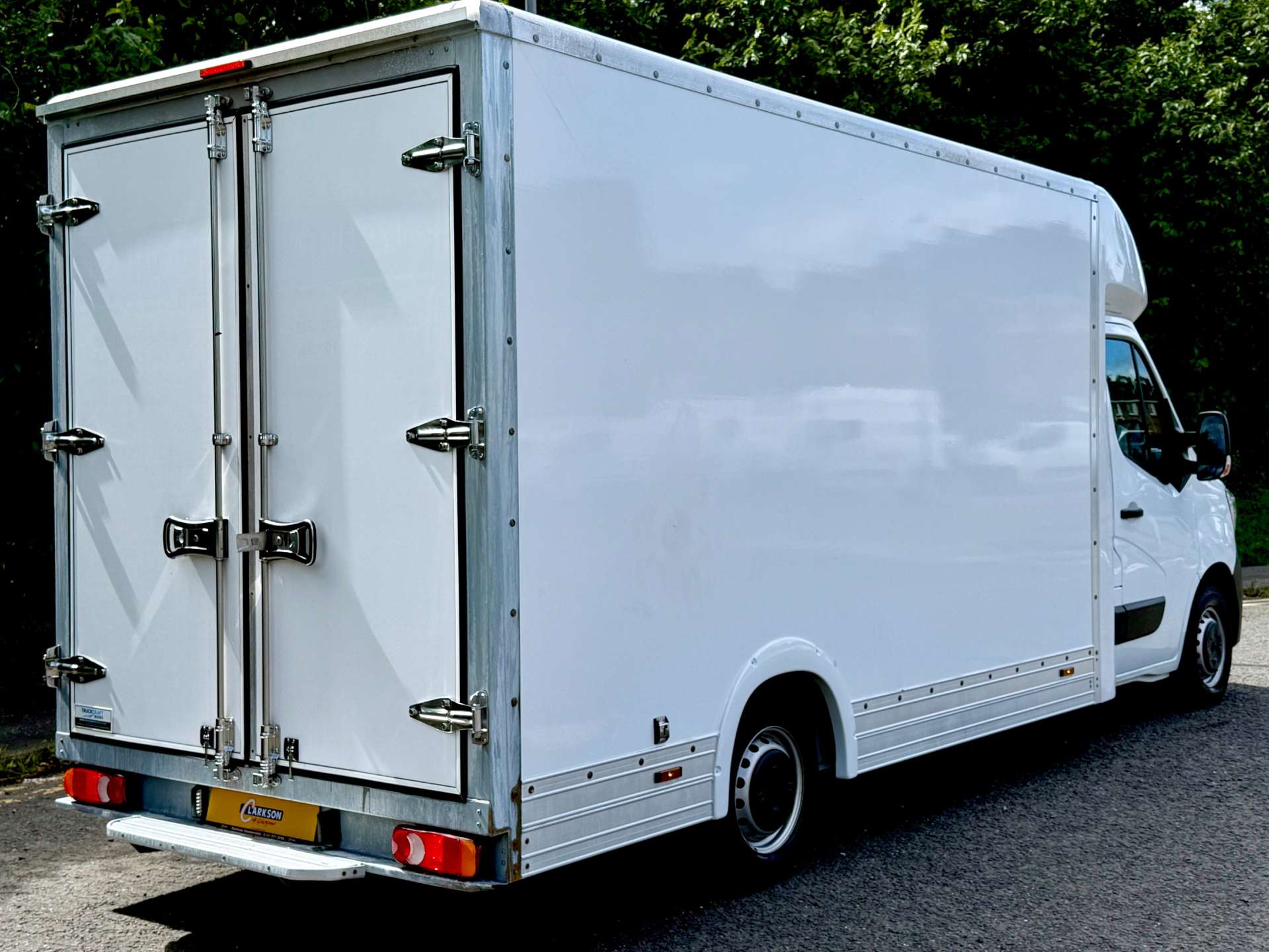 RENAULT MASTER LL35 Business LoLoader Luton Box Van #4