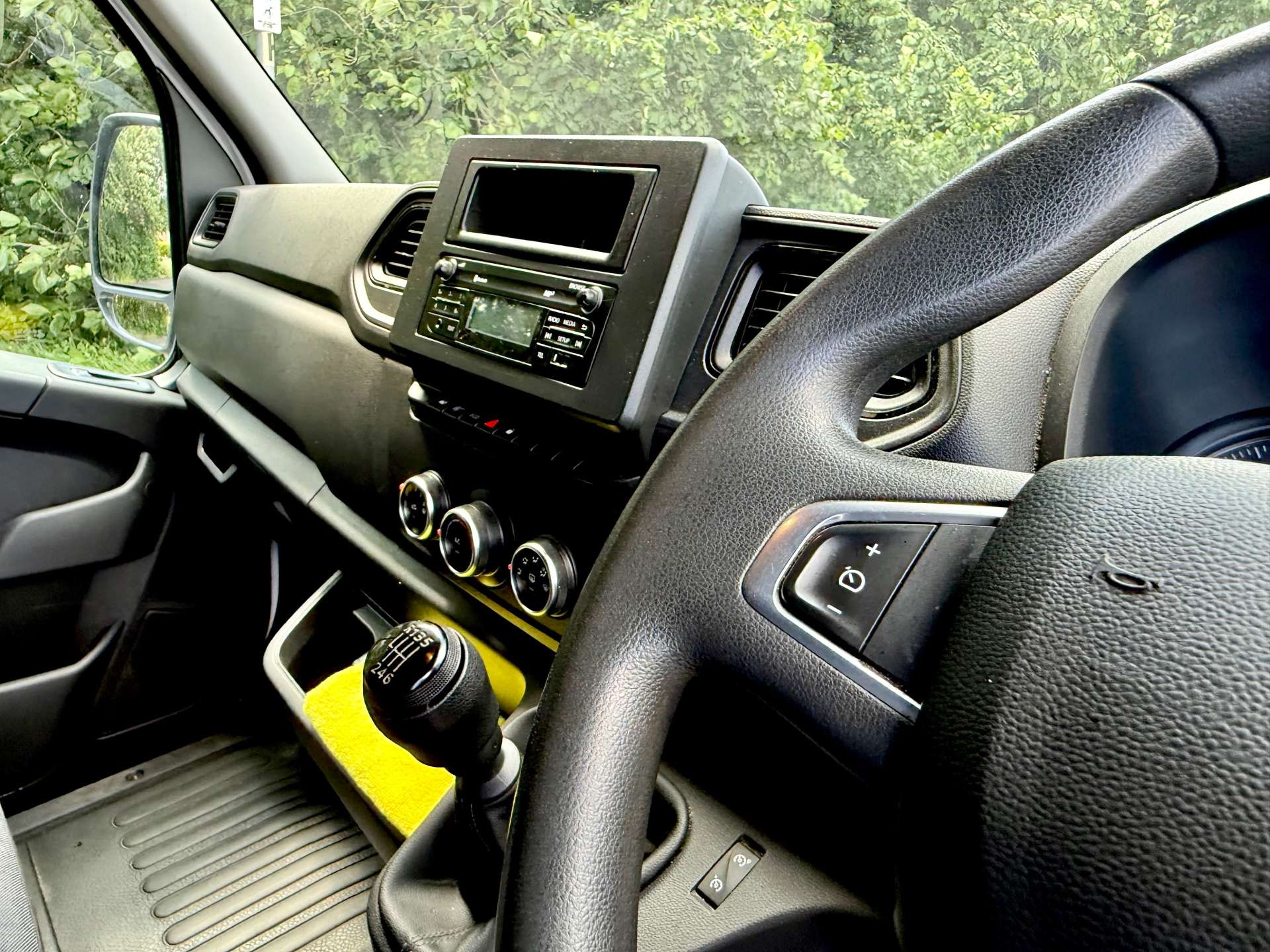 RENAULT MASTER LL35 Business LoLoader Luton Box Van #10