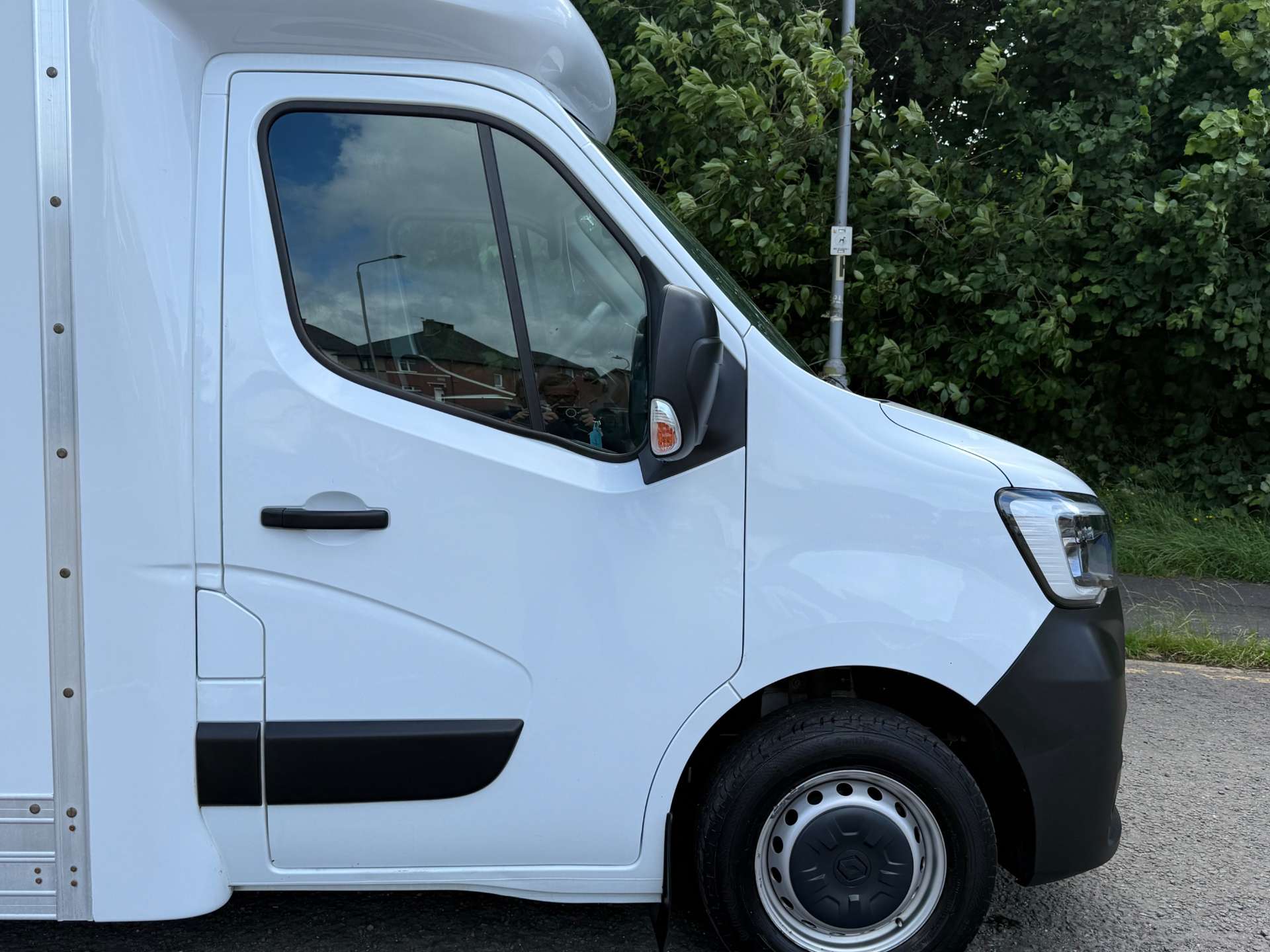 RENAULT MASTER LL35 Business LoLoader Luton Box Van #13