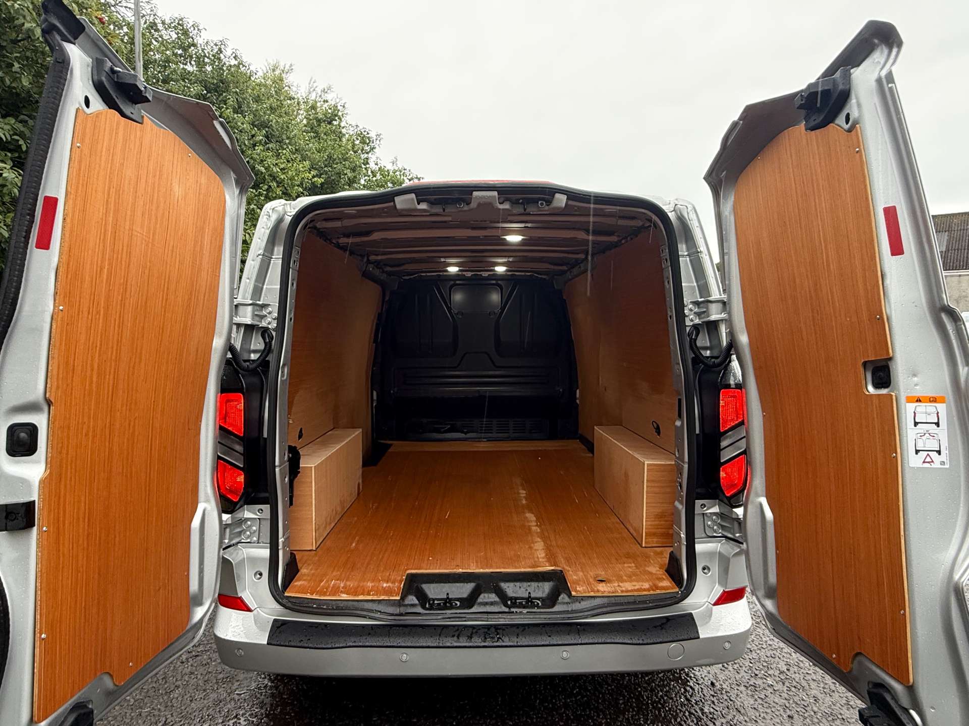 FORD TRANSIT CUSTOM 320 Limited 2.5 PHEV Automatic Hybrid L2 #6
