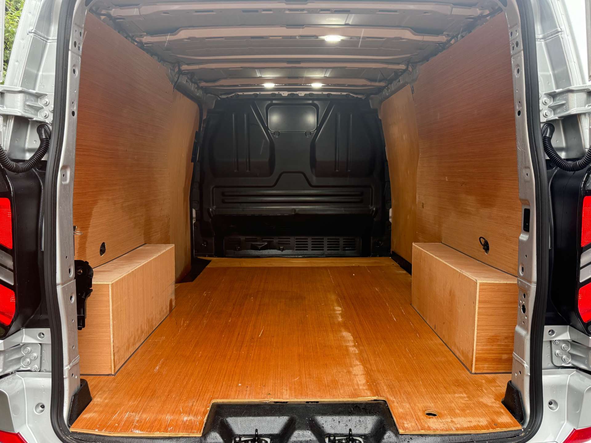 FORD TRANSIT CUSTOM 320 Limited 2.5 PHEV Automatic Hybrid L2 #18