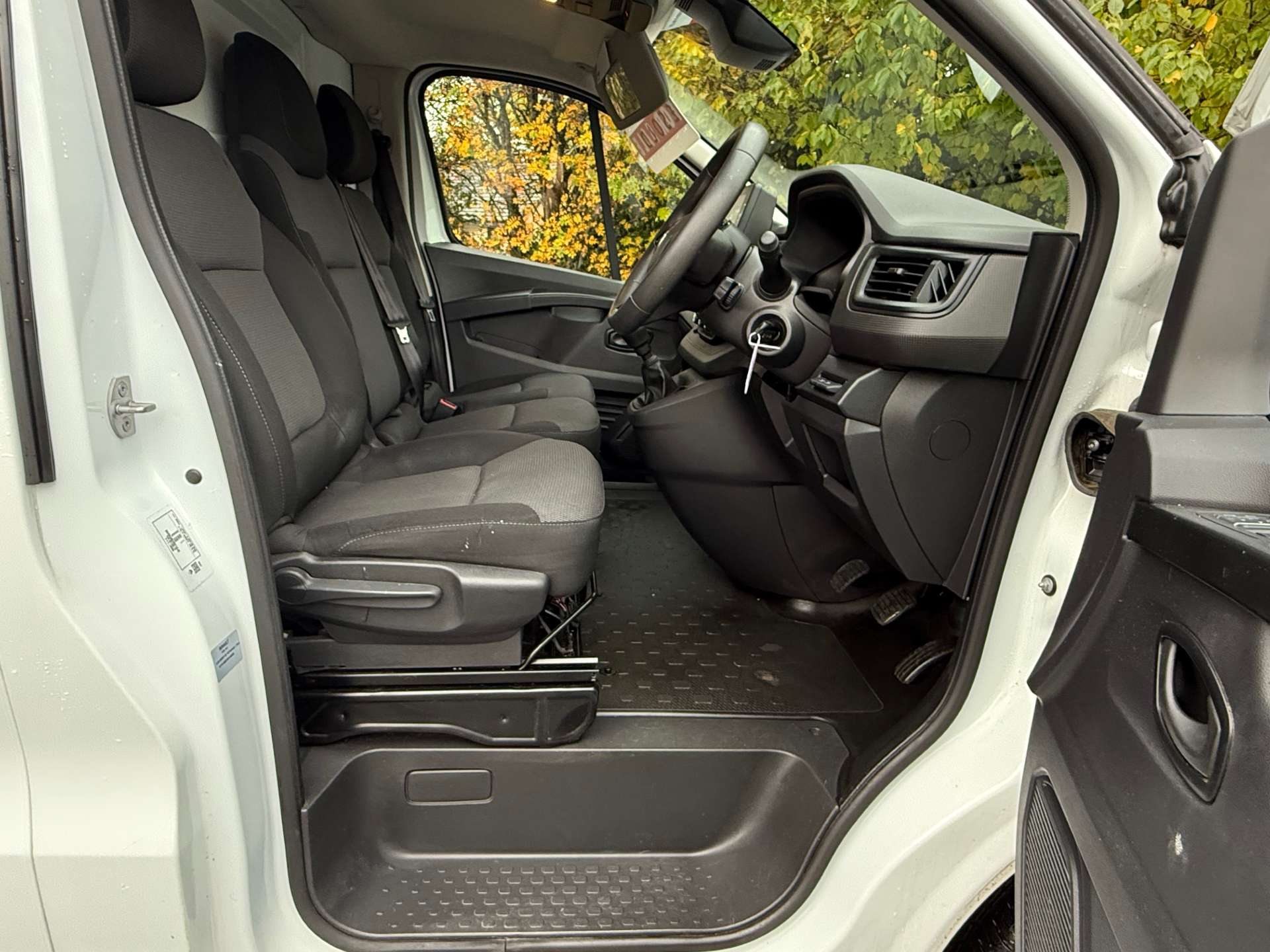 RENAULT TRAFIC 2.0 Trafic LL30 Business+ Blue dCi #16