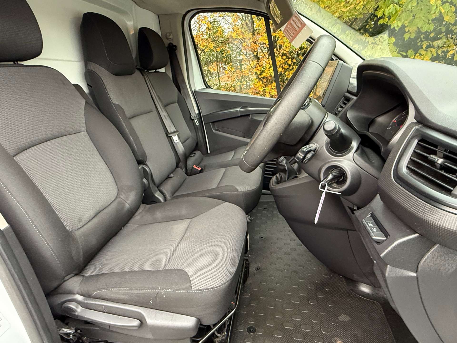 RENAULT TRAFIC 2.0 Trafic LL30 Business+ Blue dCi #19