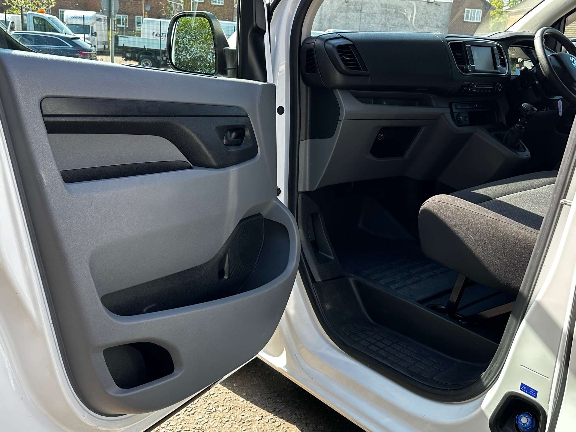 VAUXHALL VIVARO 2900 Dynamic L2 (Choice) #6