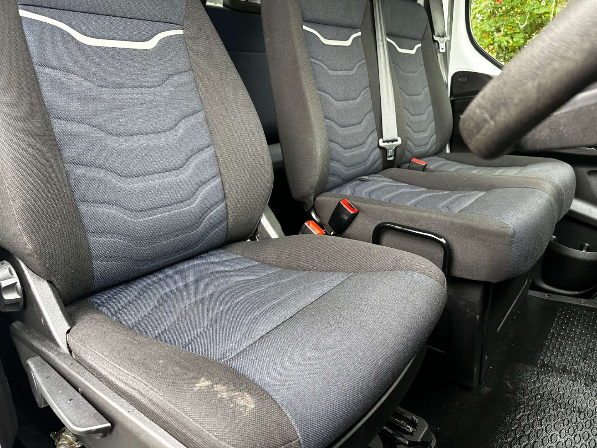 IVECO DAILY 2.3 35C14B CrewCab Tipper (7 seat) #9