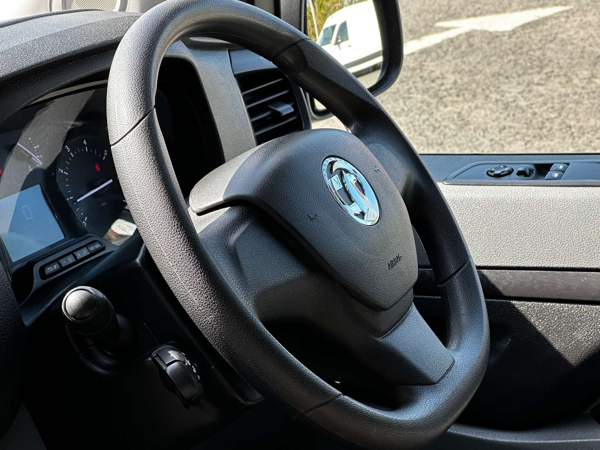 VAUXHALL VIVARO 2900 Dynamic L2 (Choice) #19