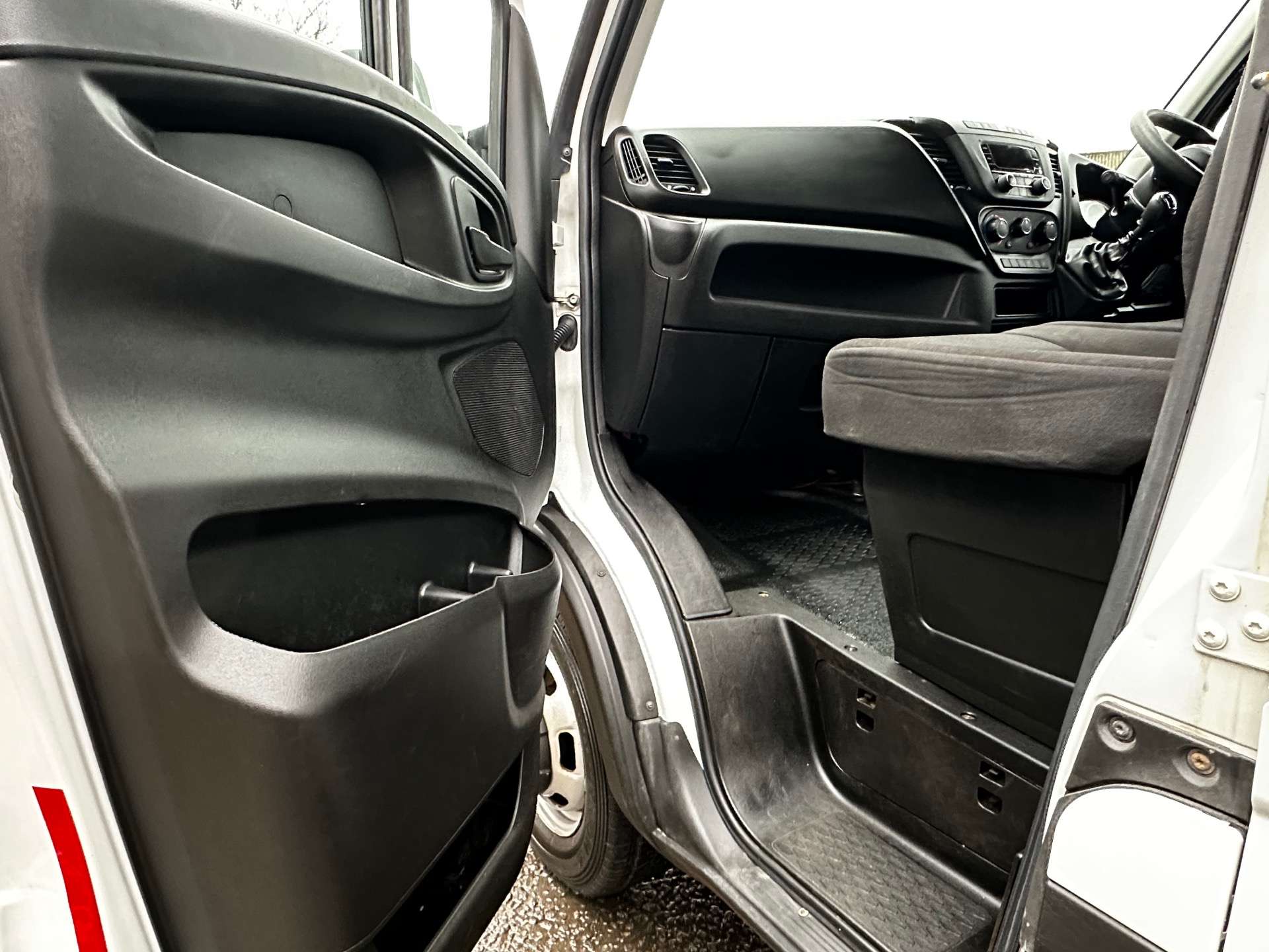 IVECO DAILY 35C14 7 seat crew cab tipper #7