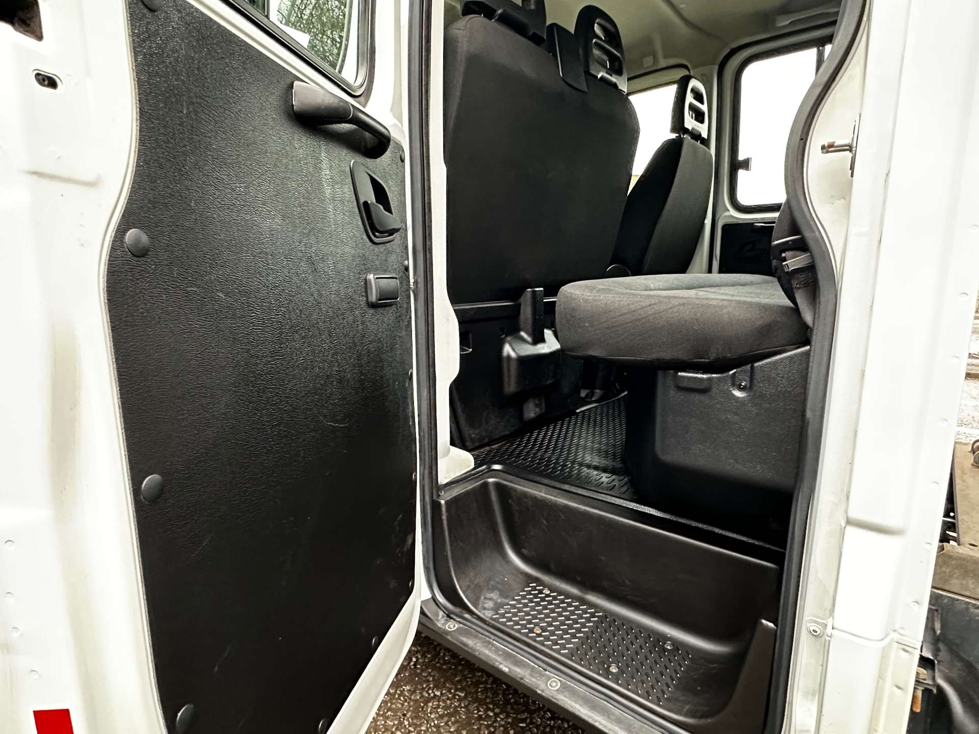 IVECO DAILY 35C14 7 seat crew cab tipper #11