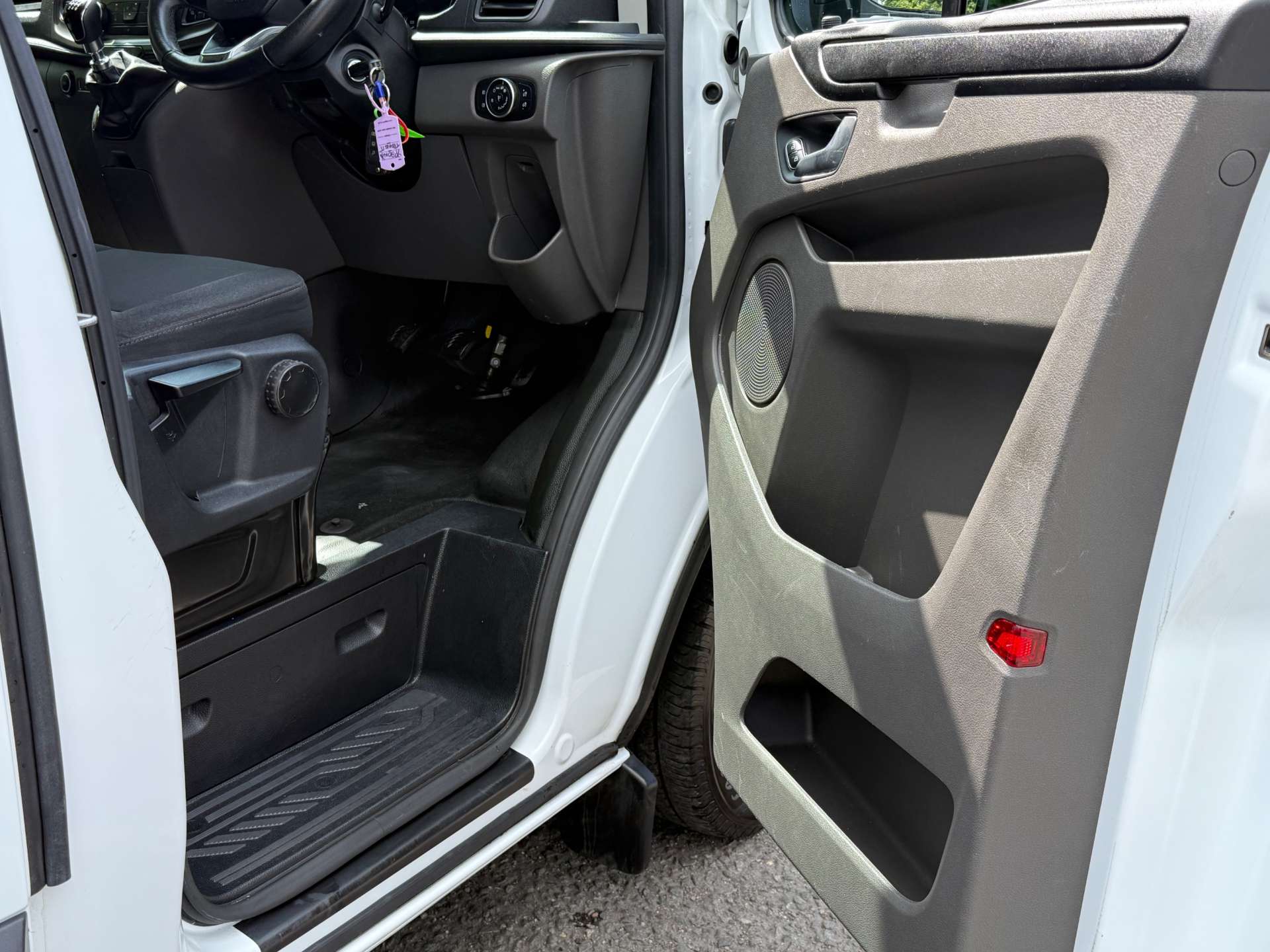 FORD TRANSIT CUSTOM 300 Trend L2H2 18000 miles #7
