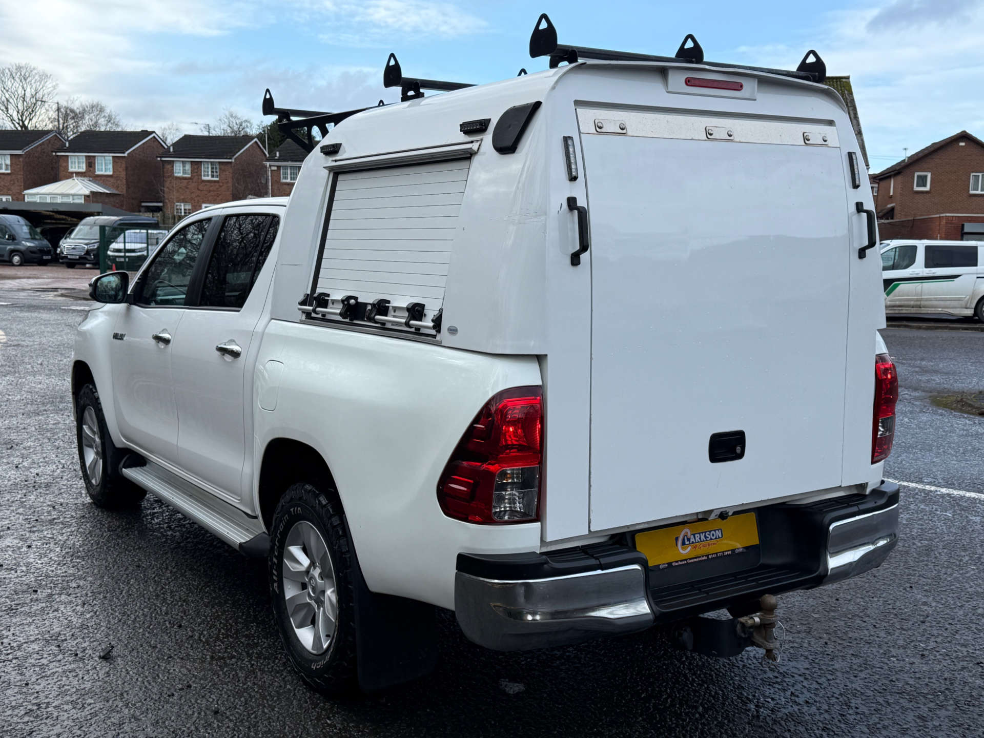 TOYOTA HILUX 2.4 Icon D-4D 4WD Utuility Body 4WD #3