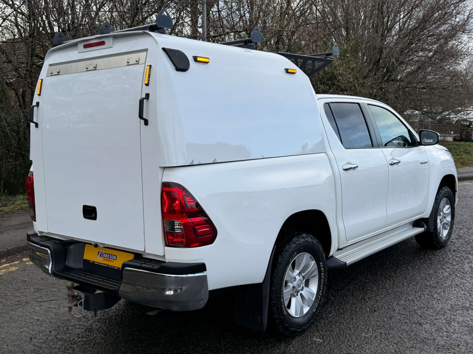 TOYOTA HILUX 2.4 Icon D-4D 4WD Utuility Body 4WD #4