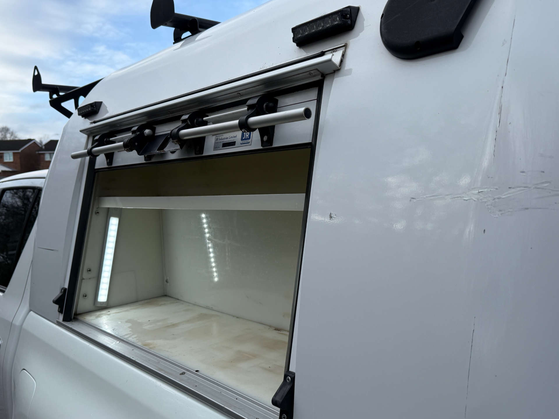 TOYOTA HILUX 2.4 Icon D-4D 4WD Utuility Body 4WD #10