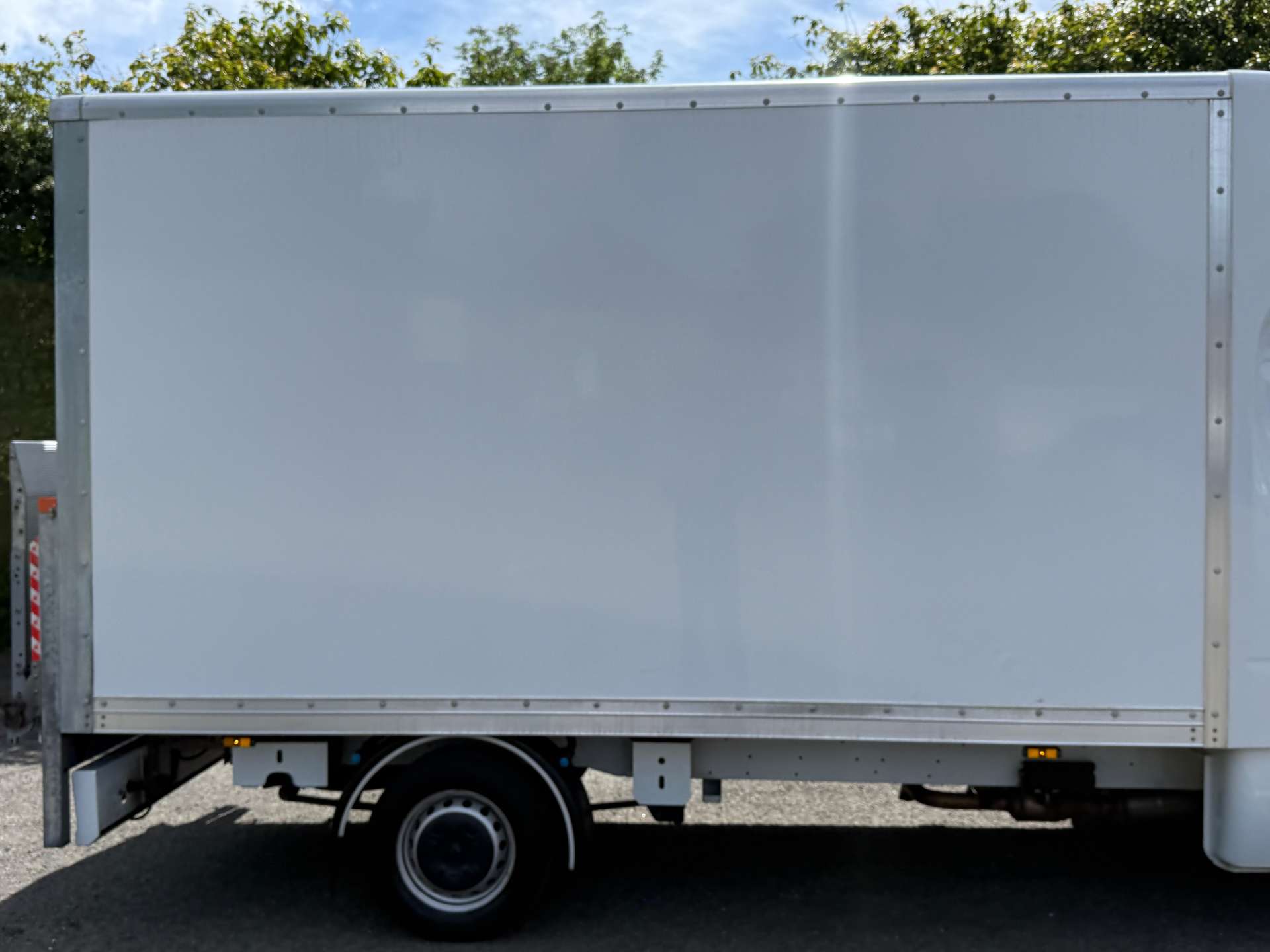 RENAULT MASTER LL35 Business Luton Box Van (with T/L) #9