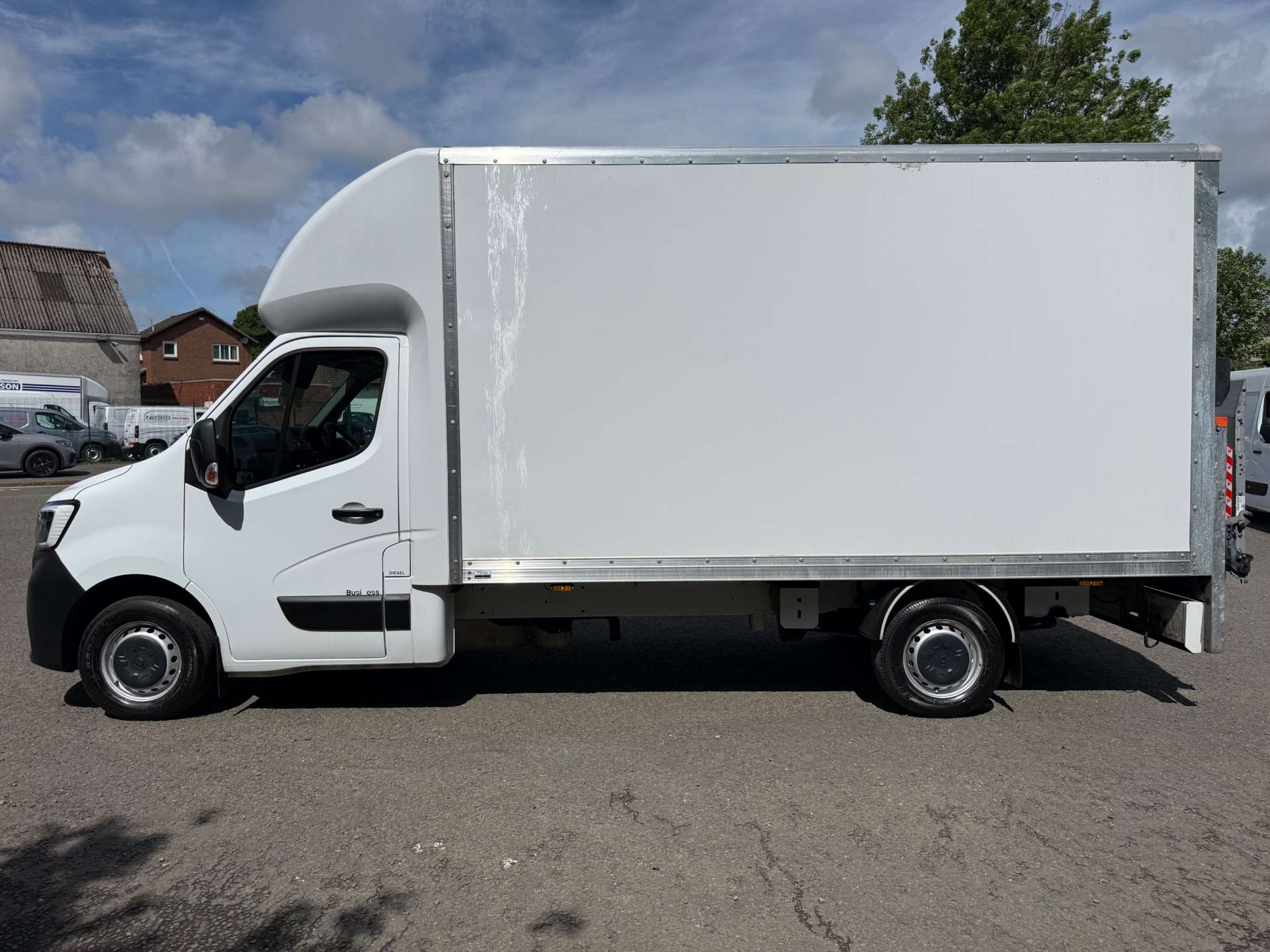 RENAULT MASTER LL35 Business Luton Box Van (with T/L) #11