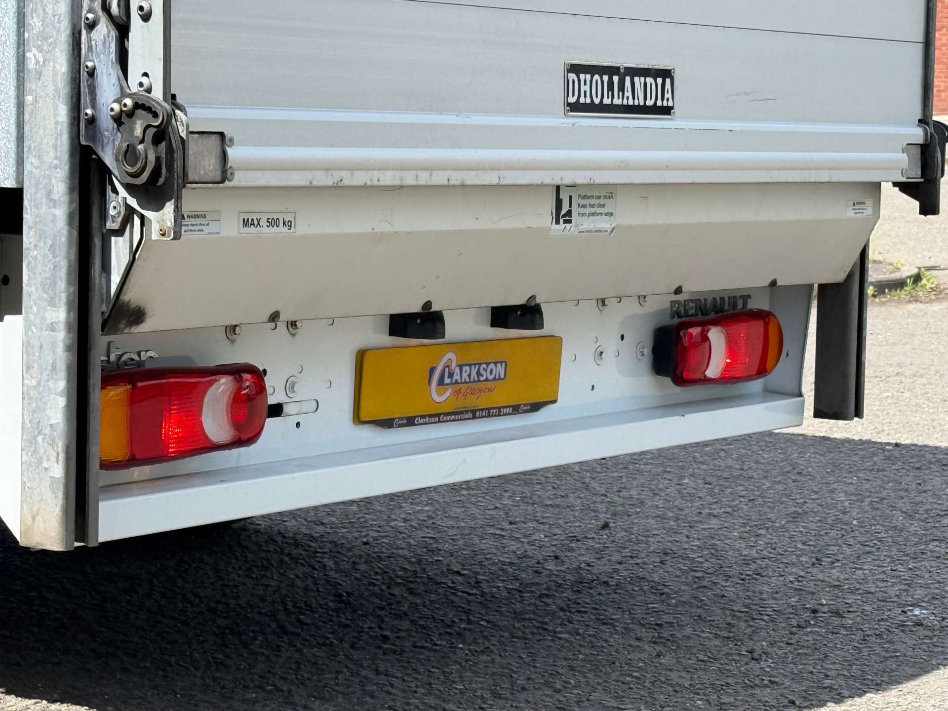 RENAULT MASTER LL35 Business Luton Box Van (with T/L) #16
